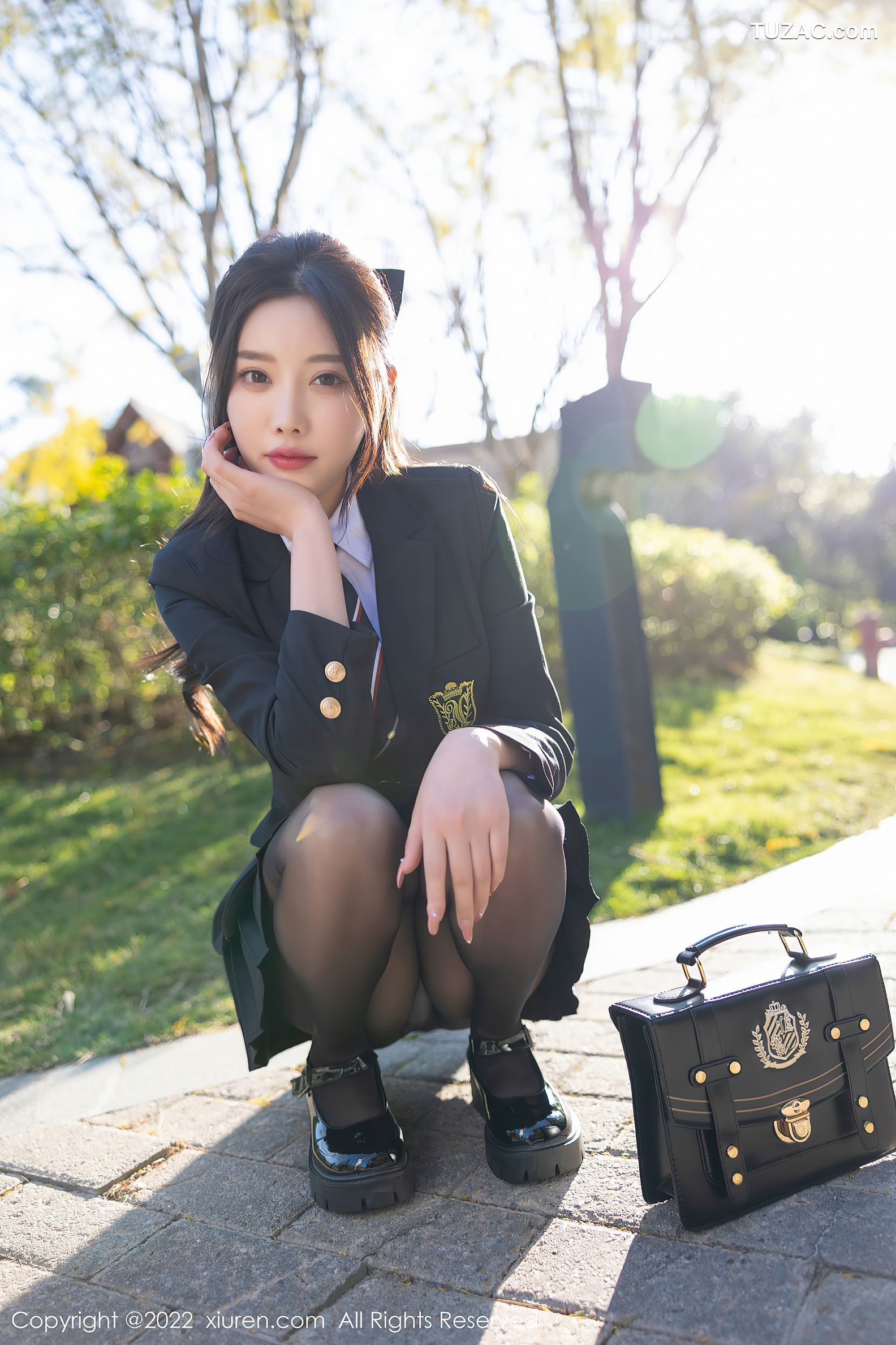 XiuRen秀人网-4721-杨晨晨Yome-学妹制服性感内衣黑丝裤袜-2022.03.15