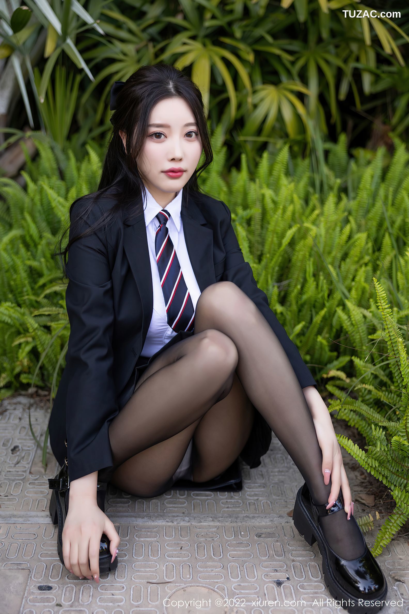 XiuRen秀人网-4721-杨晨晨Yome-学妹制服性感内衣黑丝裤袜-2022.03.15