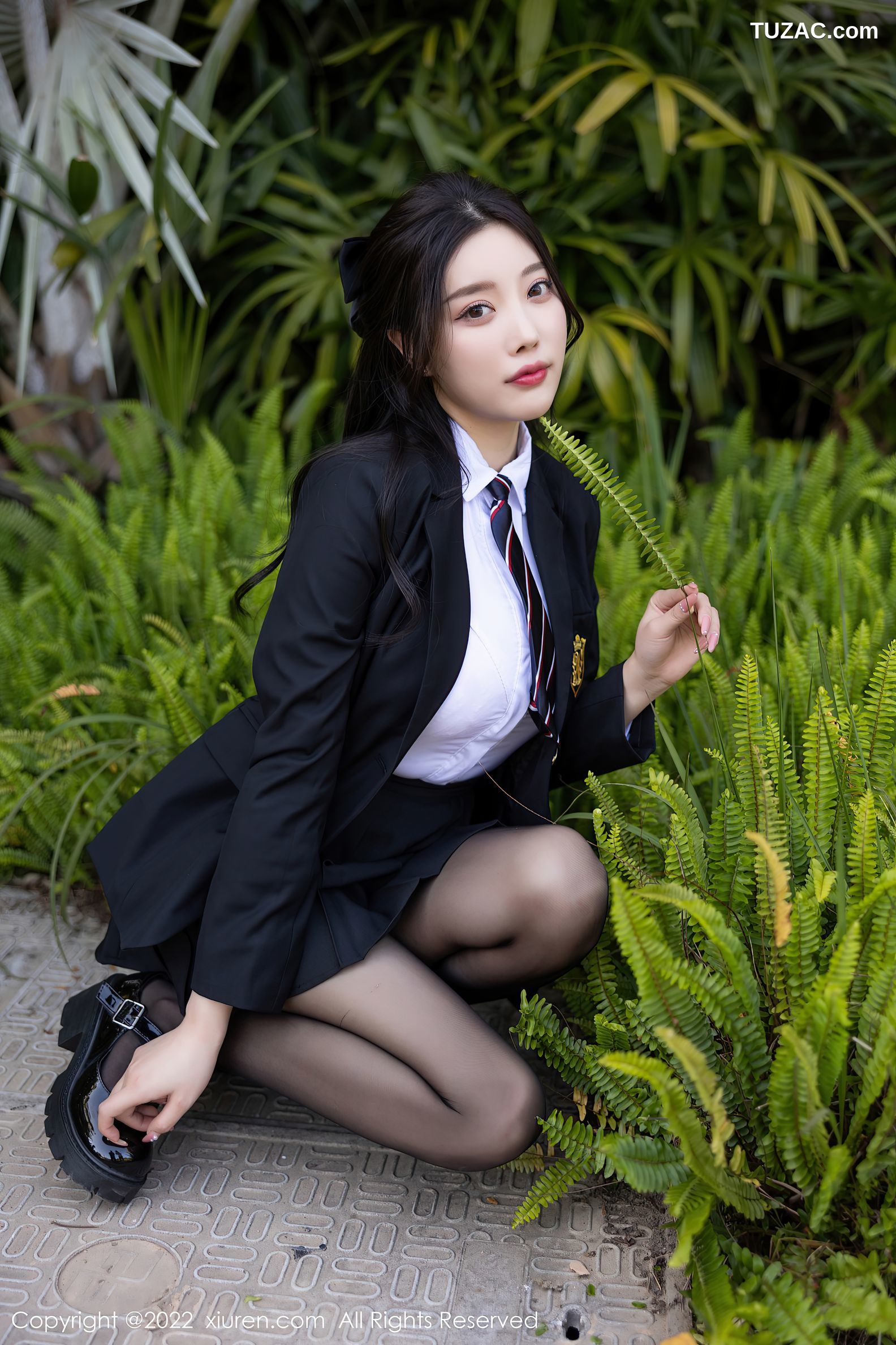 XiuRen秀人网-4721-杨晨晨Yome-学妹制服性感内衣黑丝裤袜-2022.03.15
