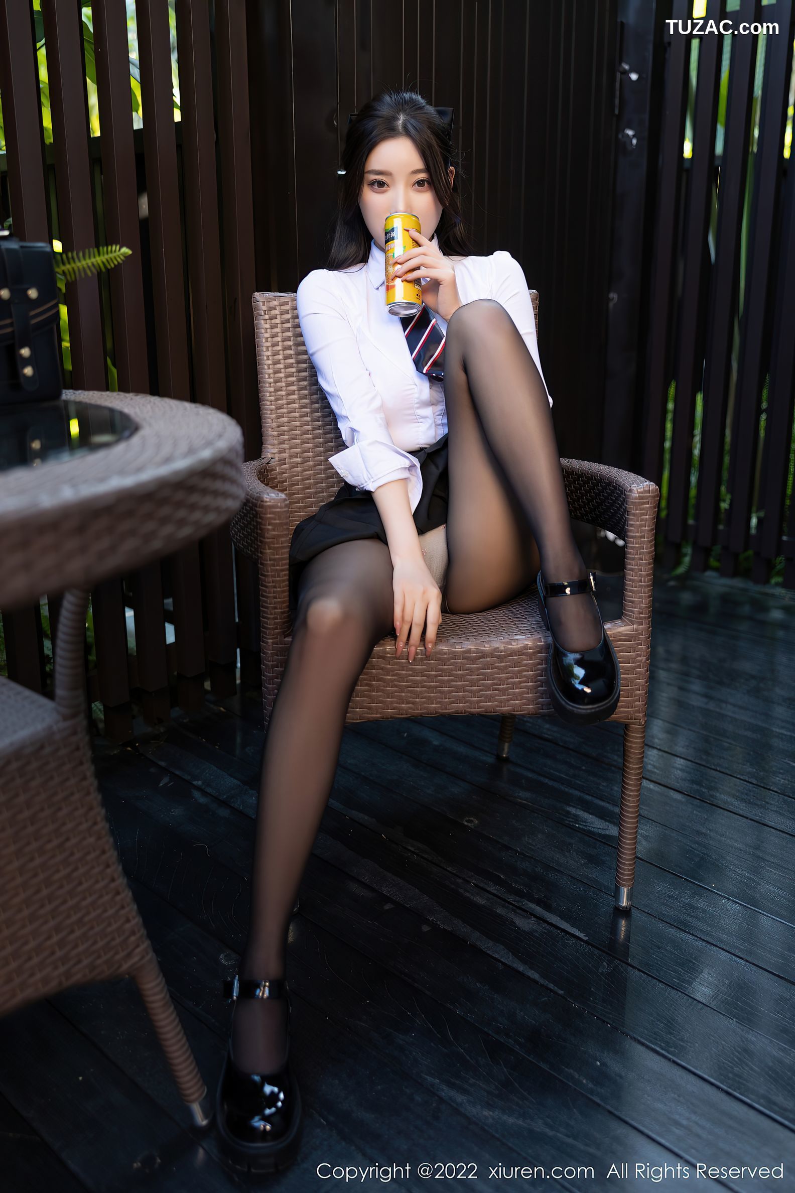 XiuRen秀人网-4721-杨晨晨Yome-学妹制服性感内衣黑丝裤袜-2022.03.15