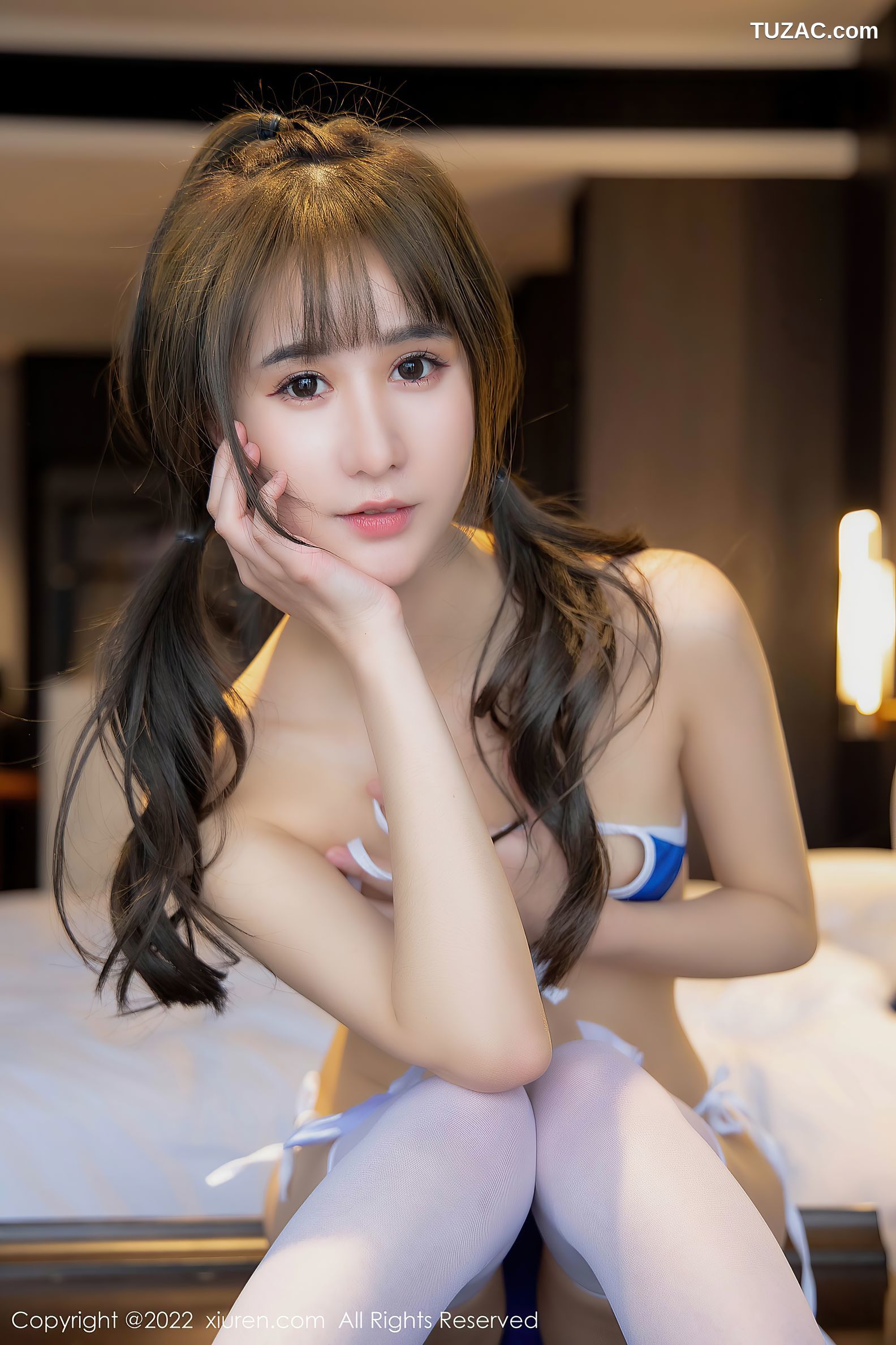 XiuRen秀人网-4726-小果冻儿-白色短款上衣蓝色内衣白丝袜性感迷人-2022.03.16