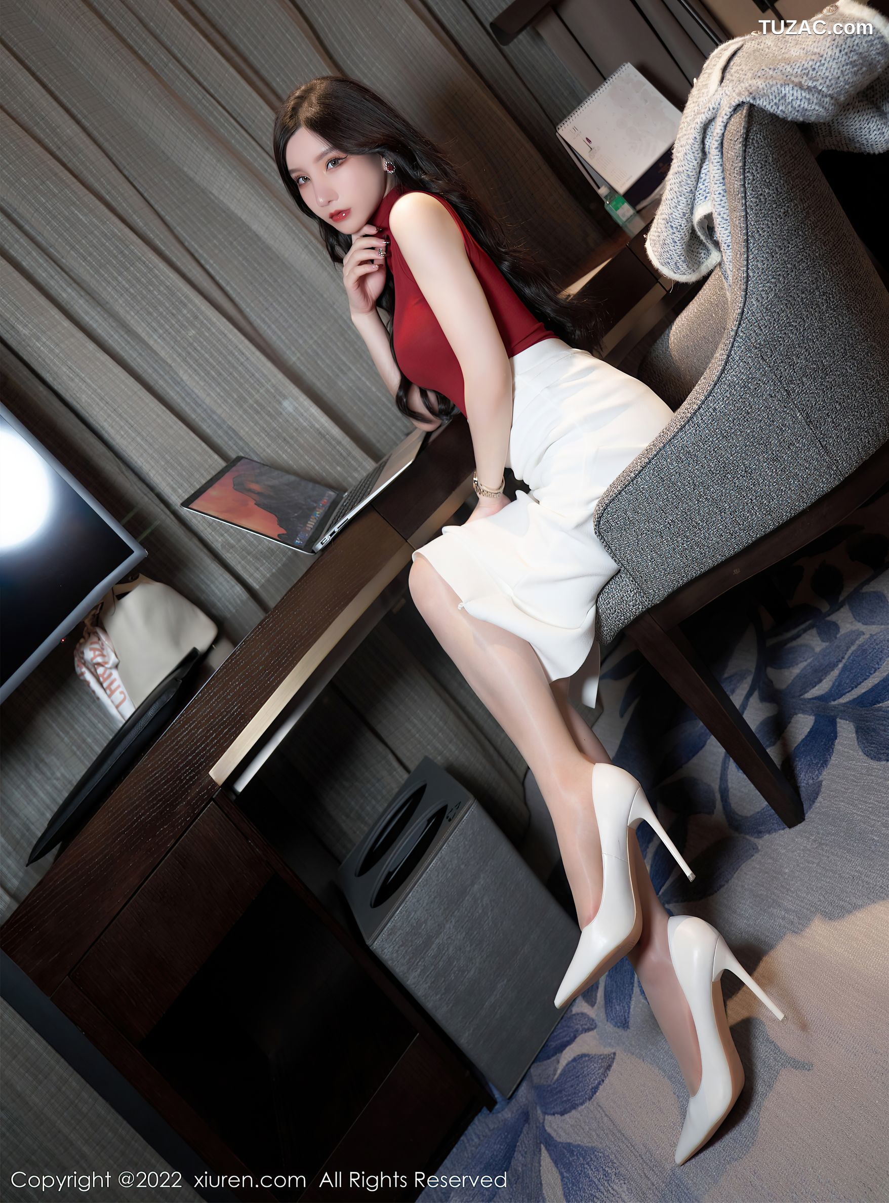 XiuRen秀人网-4728-周于希Sally-女秘书回家主题超薄肉丝裤袜绝美-2022.03.16