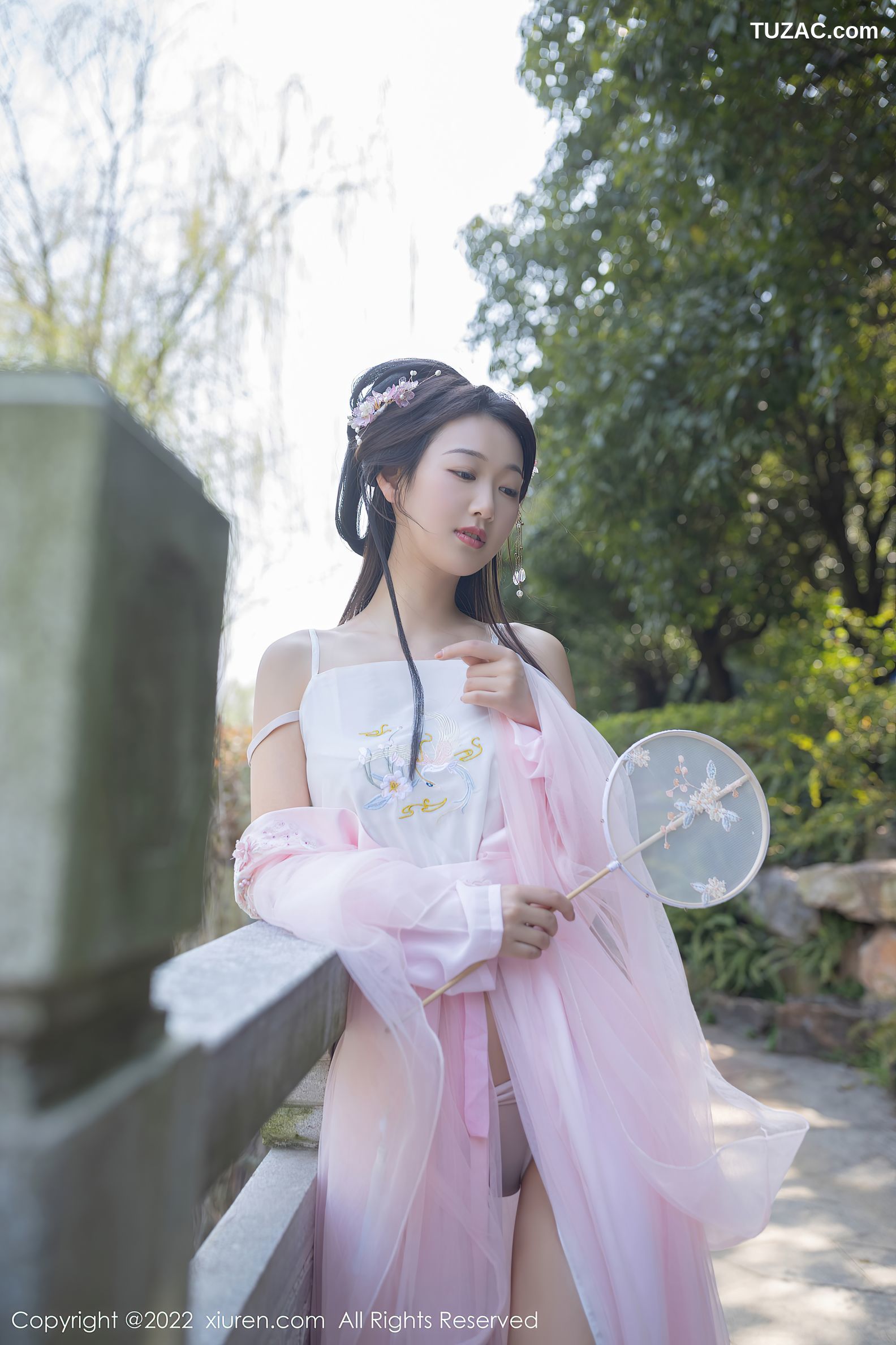 XiuRen秀人网-4749-唐安琪-珠三角旅拍古装拍摄粉色性感肚兜-2022.03.21