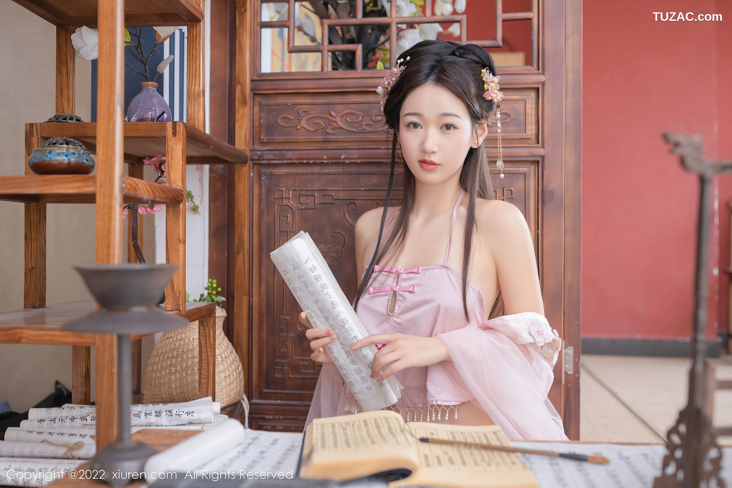 XiuRen秀人网-4749-唐安琪-珠三角旅拍古装拍摄粉色性感肚兜-2022.03.21