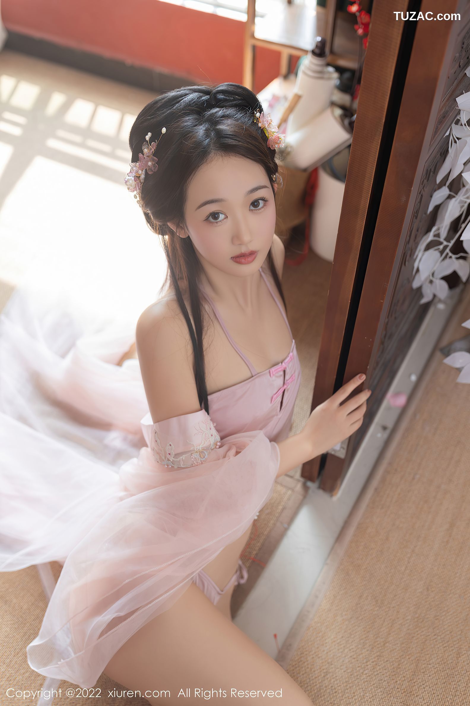 XiuRen秀人网-4749-唐安琪-珠三角旅拍古装拍摄粉色性感肚兜-2022.03.21