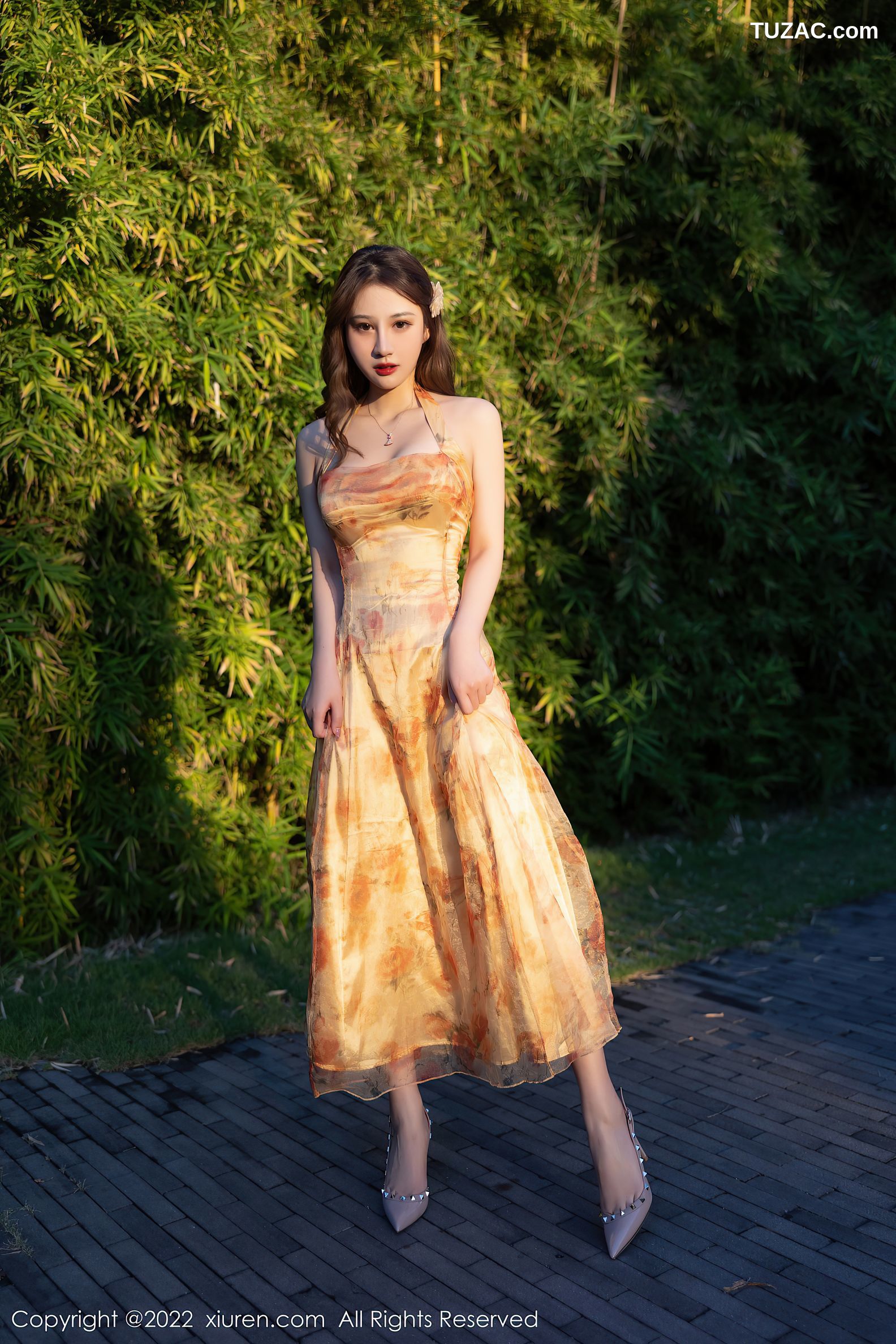 XiuRen秀人网-4782-张欣欣-深圳旅拍户外花长裙室内轻透连体衣-2022.03.28