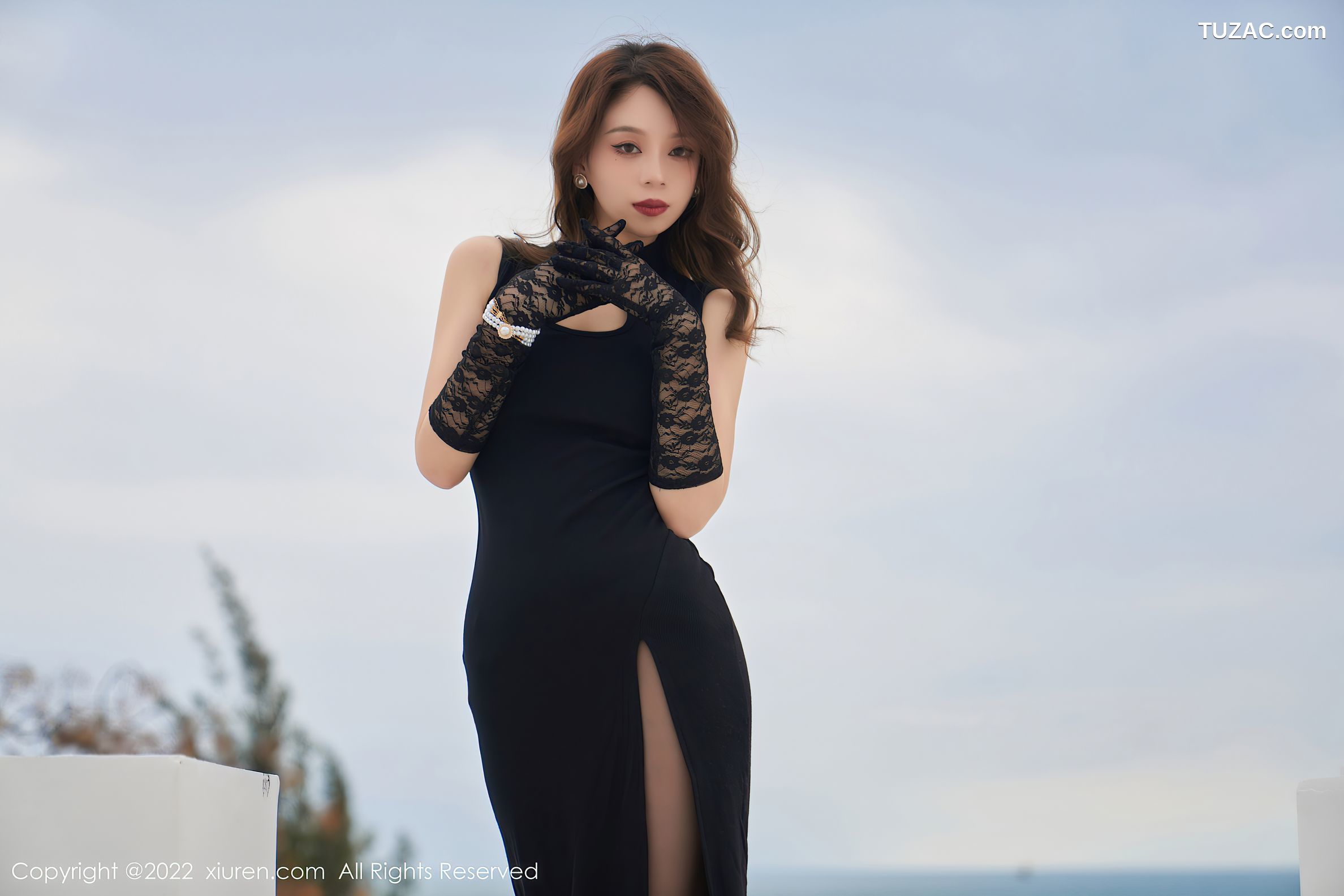 XiuRen秀人网-4788-言沫-三亚旅拍户外性感长裙红色蕾丝内衣-2022.03.29