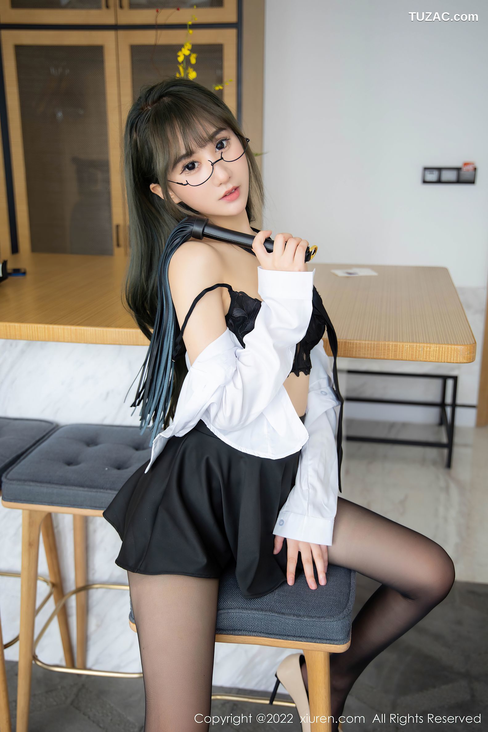 XiuRen秀人网-4789-小果冻儿-性感白色T恤黑短裙蕾丝内衣-2022.03.29
