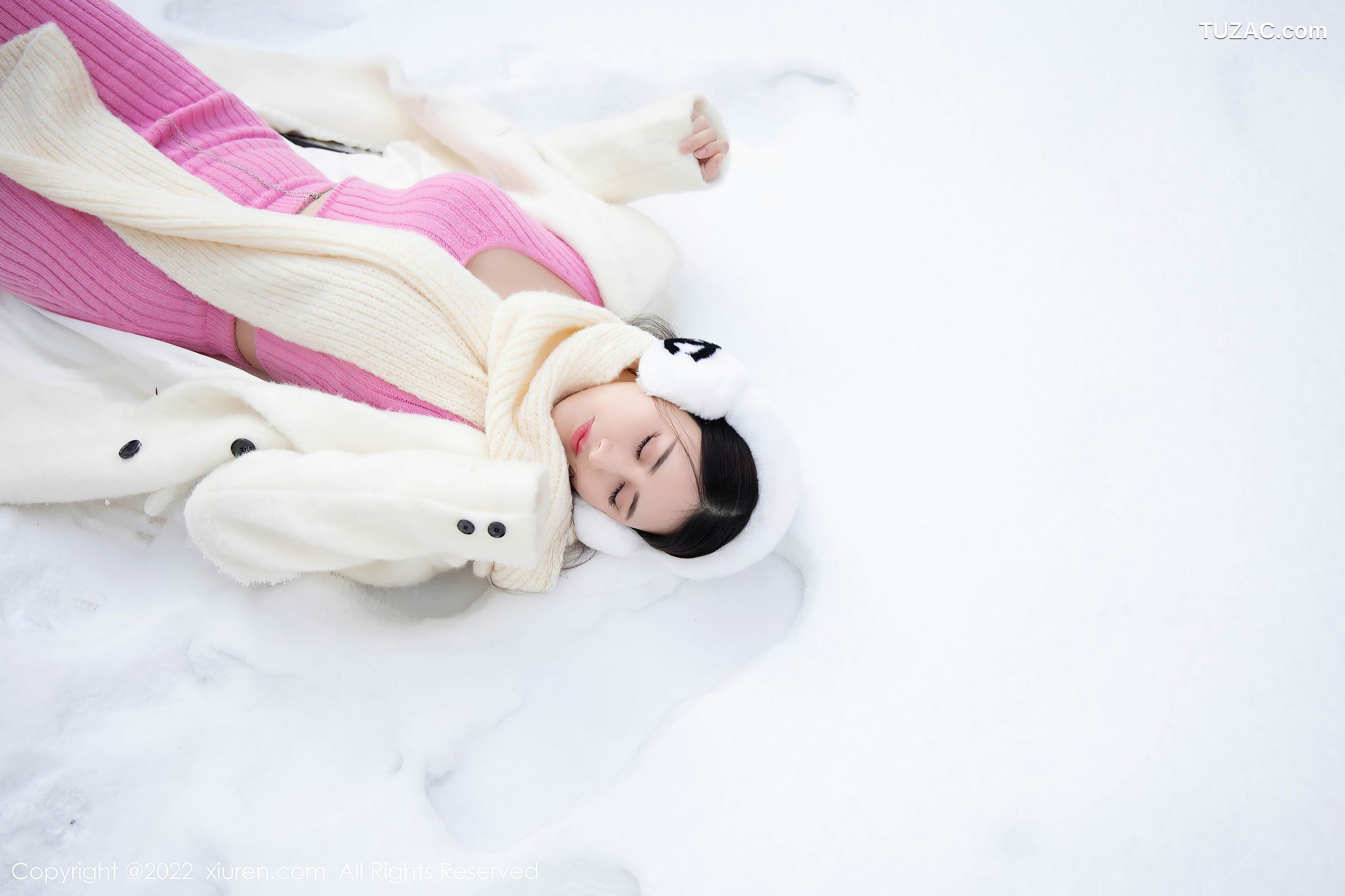XiuRen秀人网-4794-诗诗kiki-三亚旅拍户外白色毛衣-室内粉红毛衣肉丝-2022.03.30