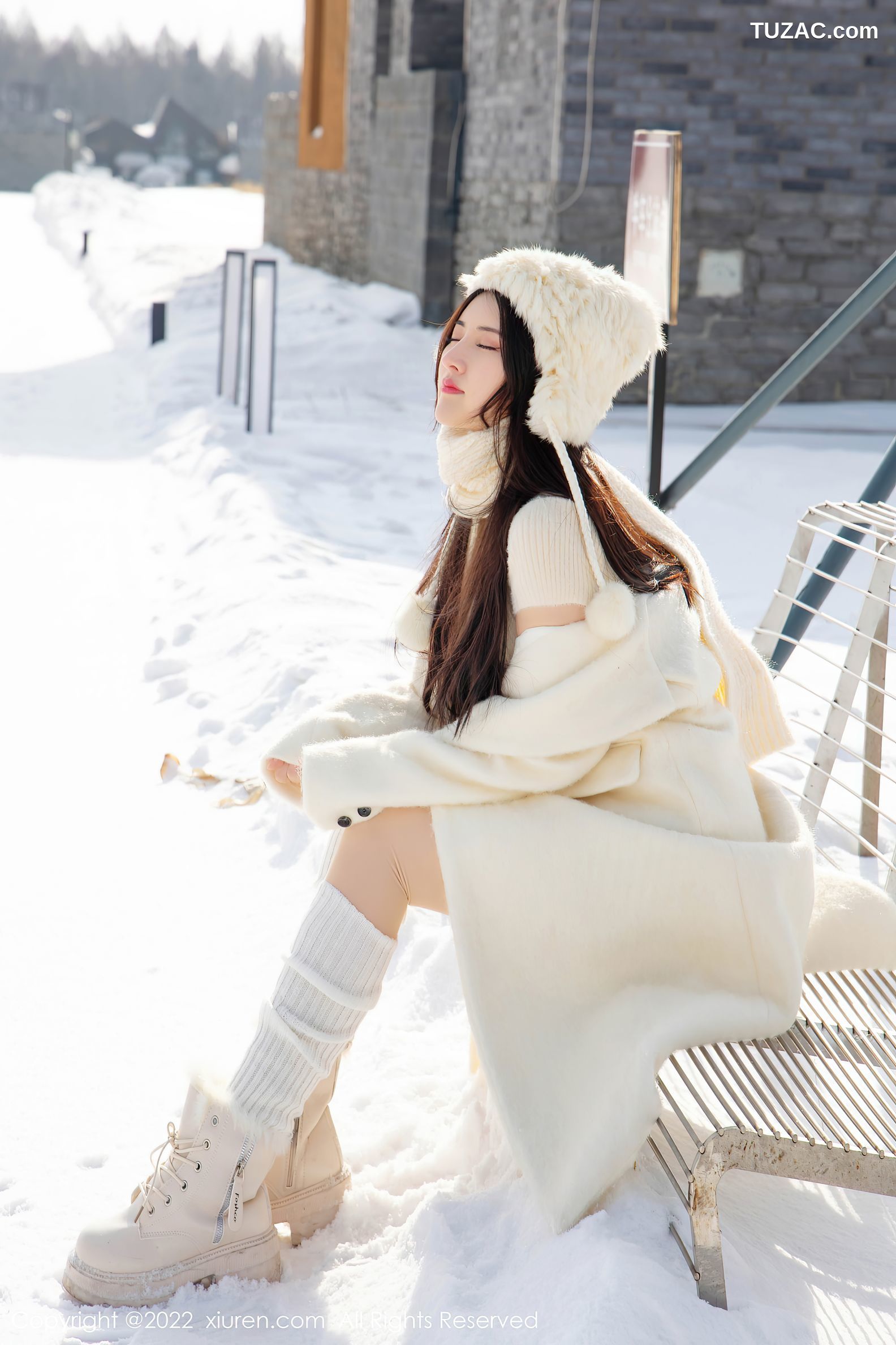 XiuRen秀人网-4794-诗诗kiki-三亚旅拍户外白色毛衣-室内粉红毛衣肉丝-2022.03.30