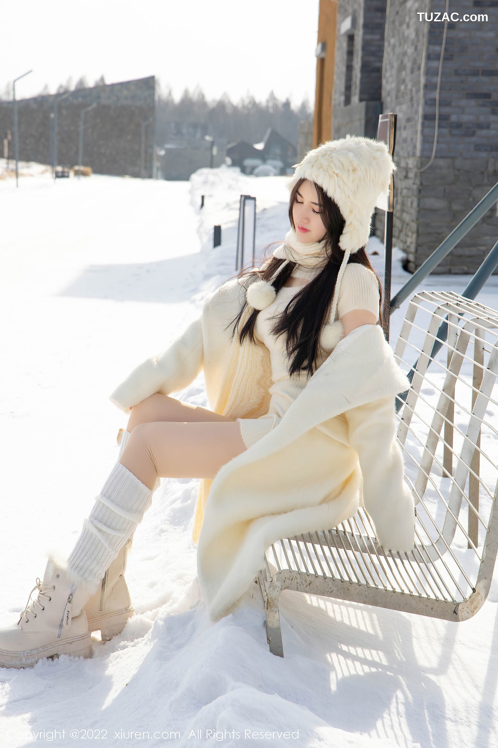 XiuRen秀人网-4794-诗诗kiki-三亚旅拍户外白色毛衣-室内粉红毛衣肉丝-2022.03.30