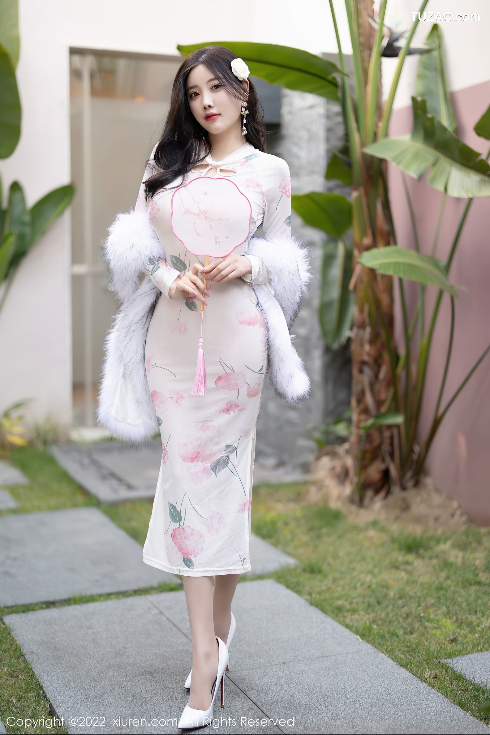 XiuRen秀人网-4800-杨晨晨Yome-轻透白色旗袍肉丝-2022.03.30