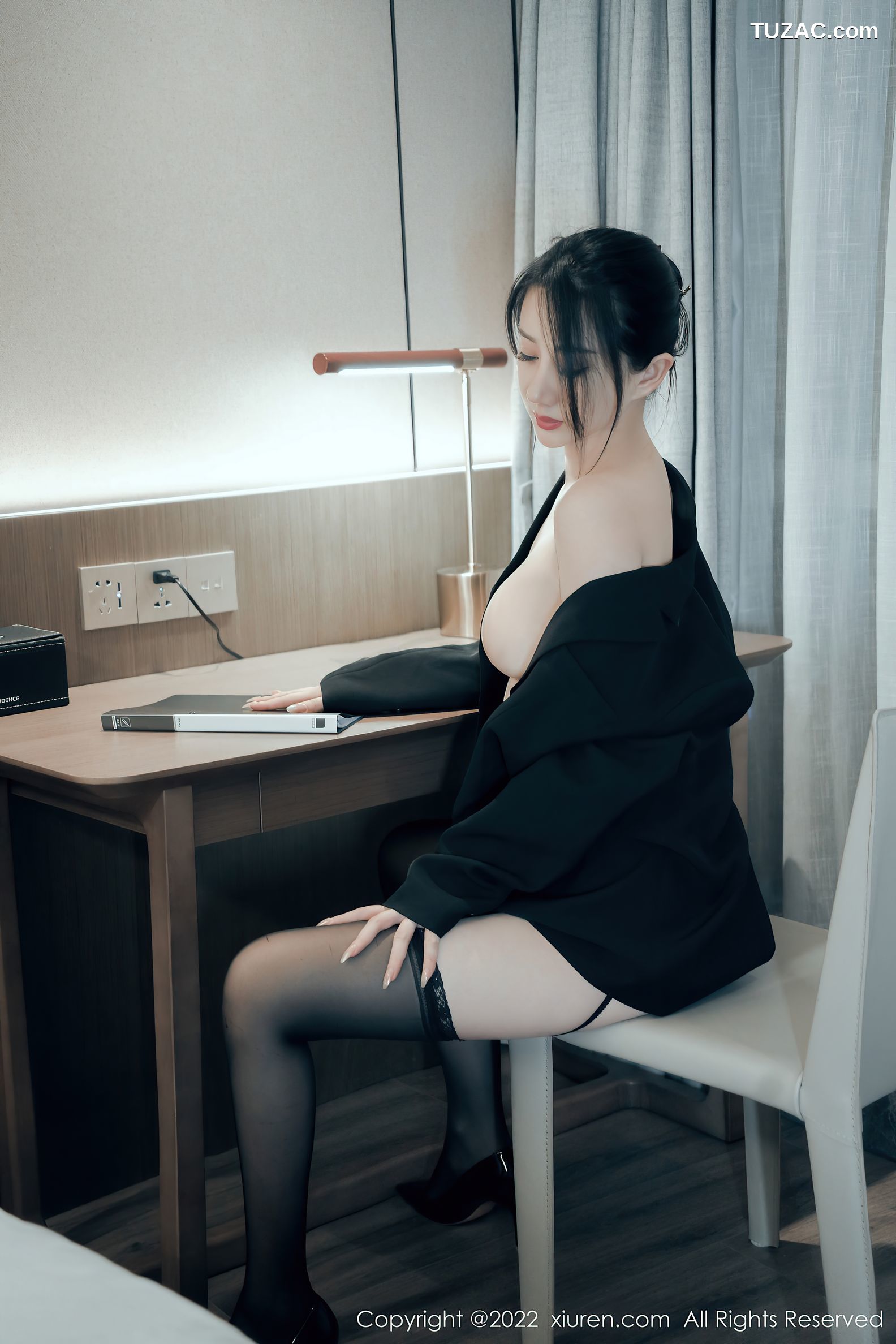 XiuRen秀人网-4801-苏小曼Babyface-黑上衣蕾丝内衣黑丝吊带袜-2022.03.31