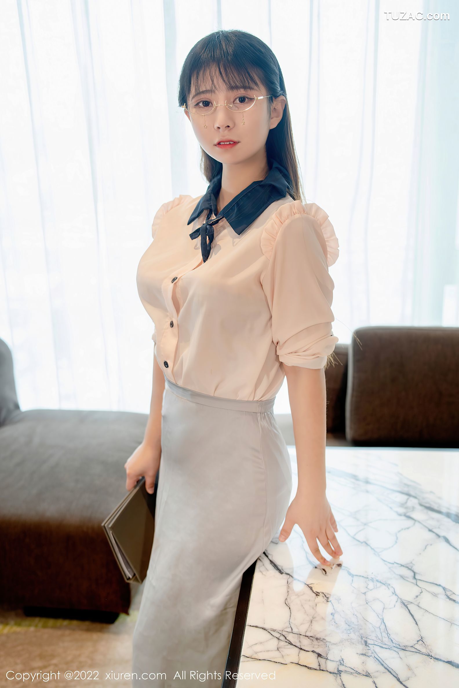 XiuRen秀人网-4808-久久Aimee-灰色胸内衣灰丝袜-2022.04.01