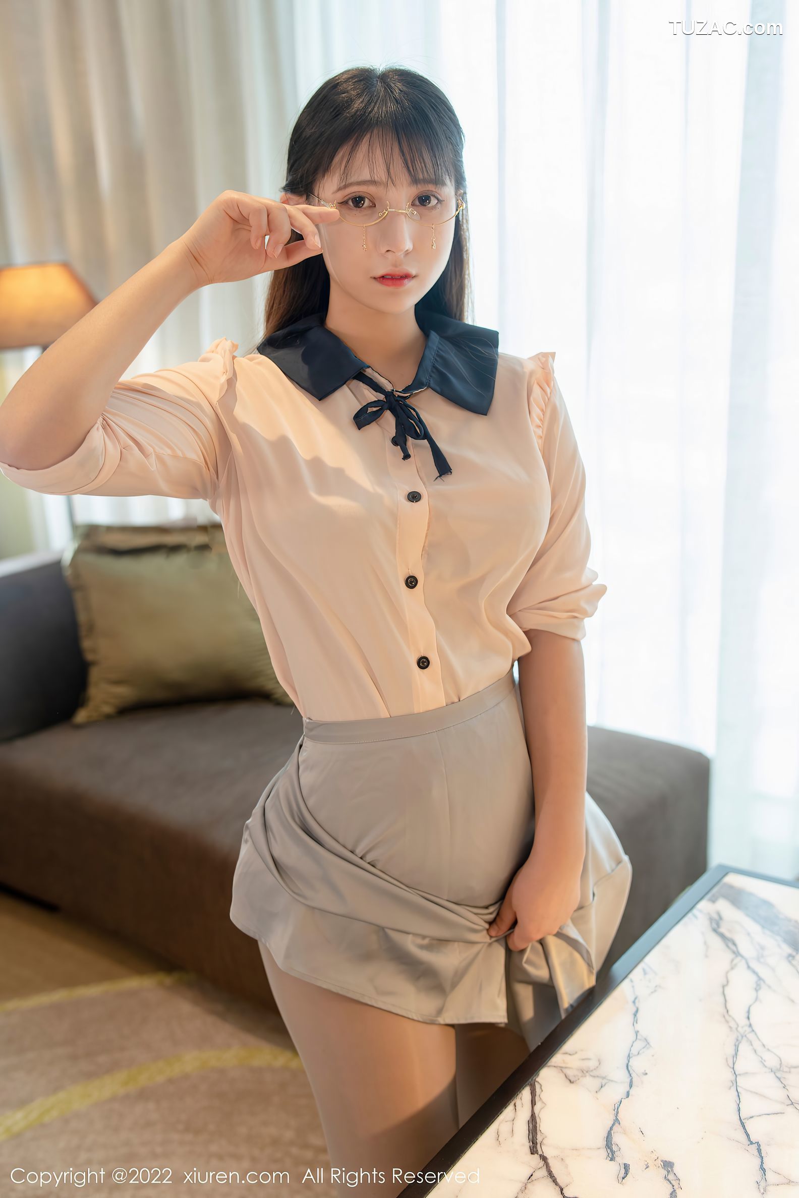 XiuRen秀人网-4808-久久Aimee-灰色胸内衣灰丝袜-2022.04.01