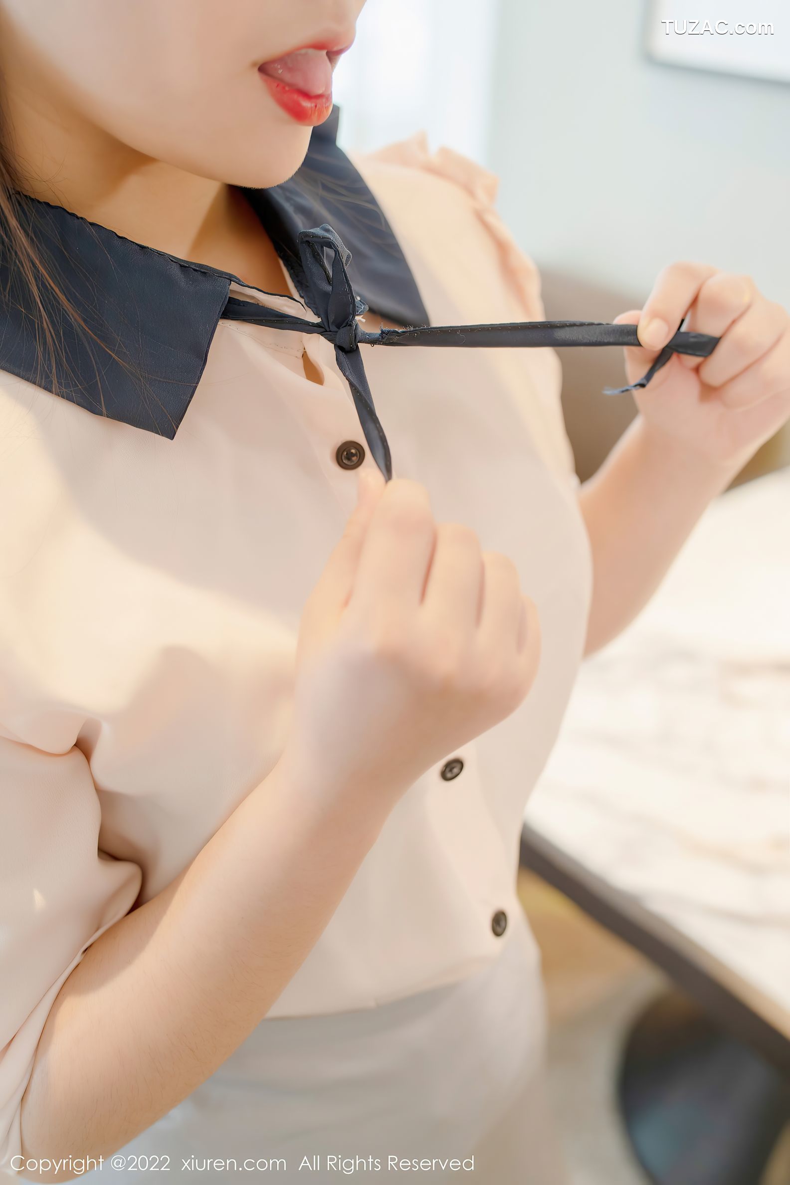 XiuRen秀人网-4808-久久Aimee-灰色胸内衣灰丝袜-2022.04.01