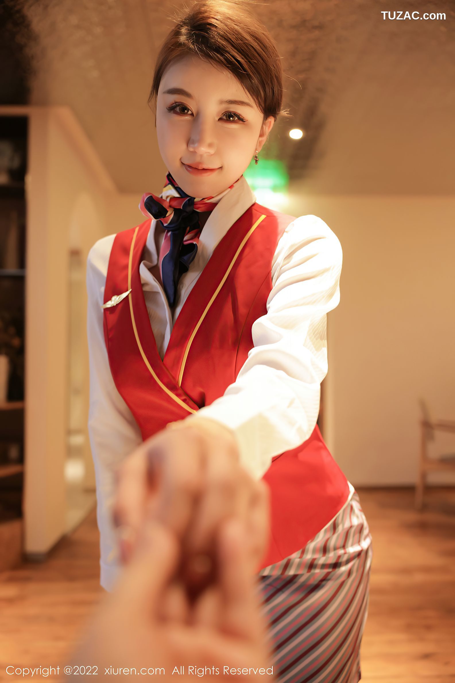 XiuRen秀人网-4824-Tina_甜仔-大理旅拍-空姐制服蕾丝内衣黑丝-2022.04.06