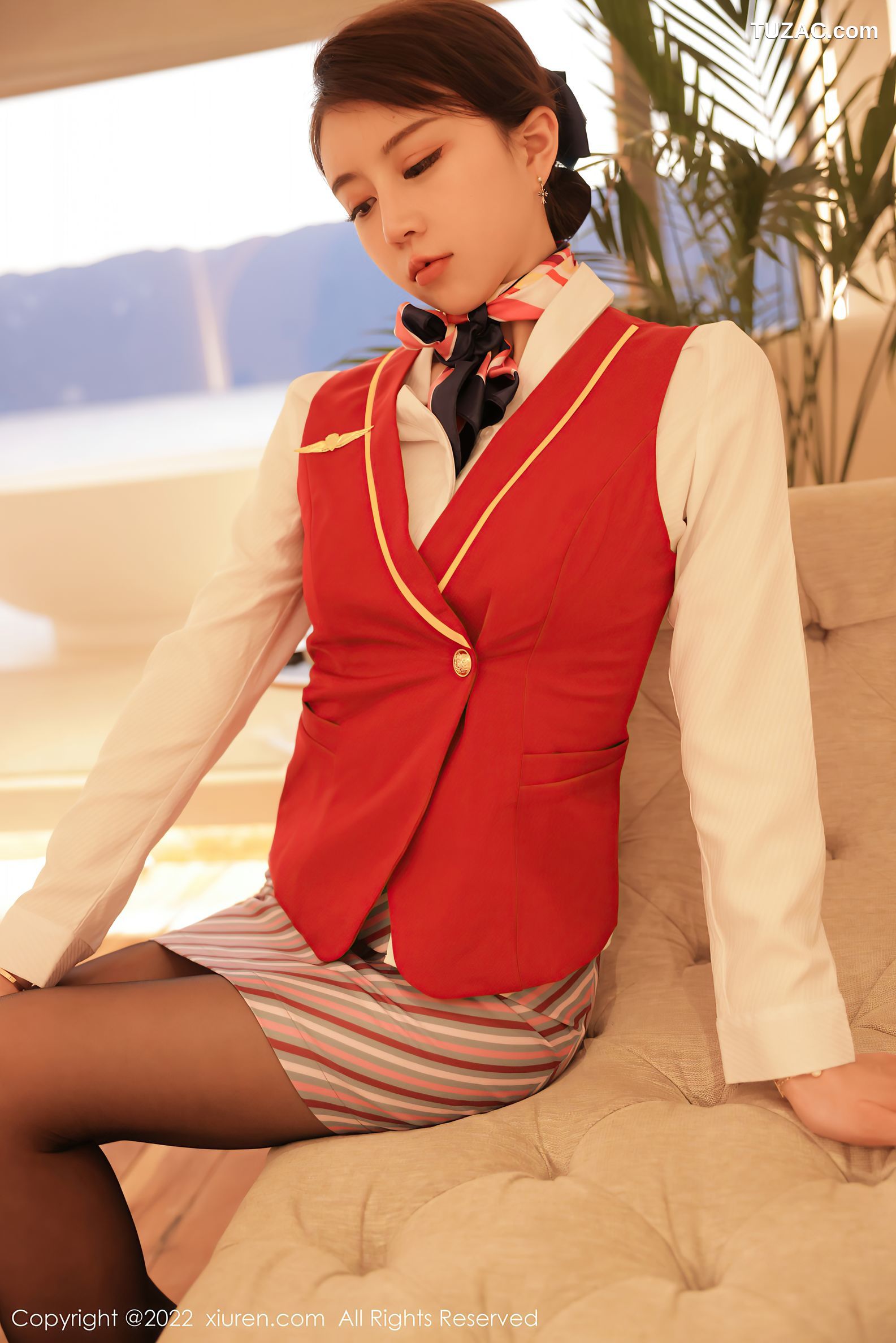 XiuRen秀人网-4824-Tina_甜仔-大理旅拍-空姐制服蕾丝内衣黑丝-2022.04.06