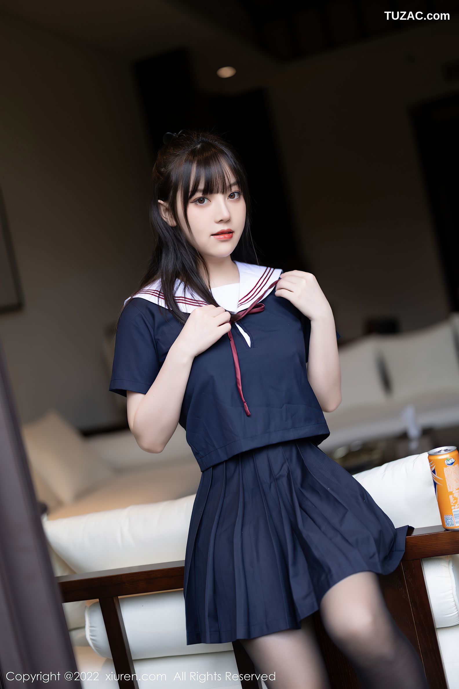 XiuRen秀人网-4826-豆瓣酱-性感深蓝色套装超薄黑丝-2022.04.06