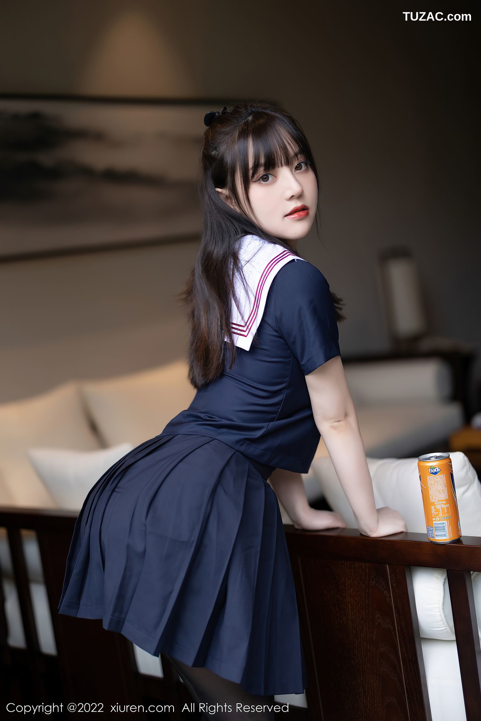 XiuRen秀人网-4826-豆瓣酱-性感深蓝色套装超薄黑丝-2022.04.06