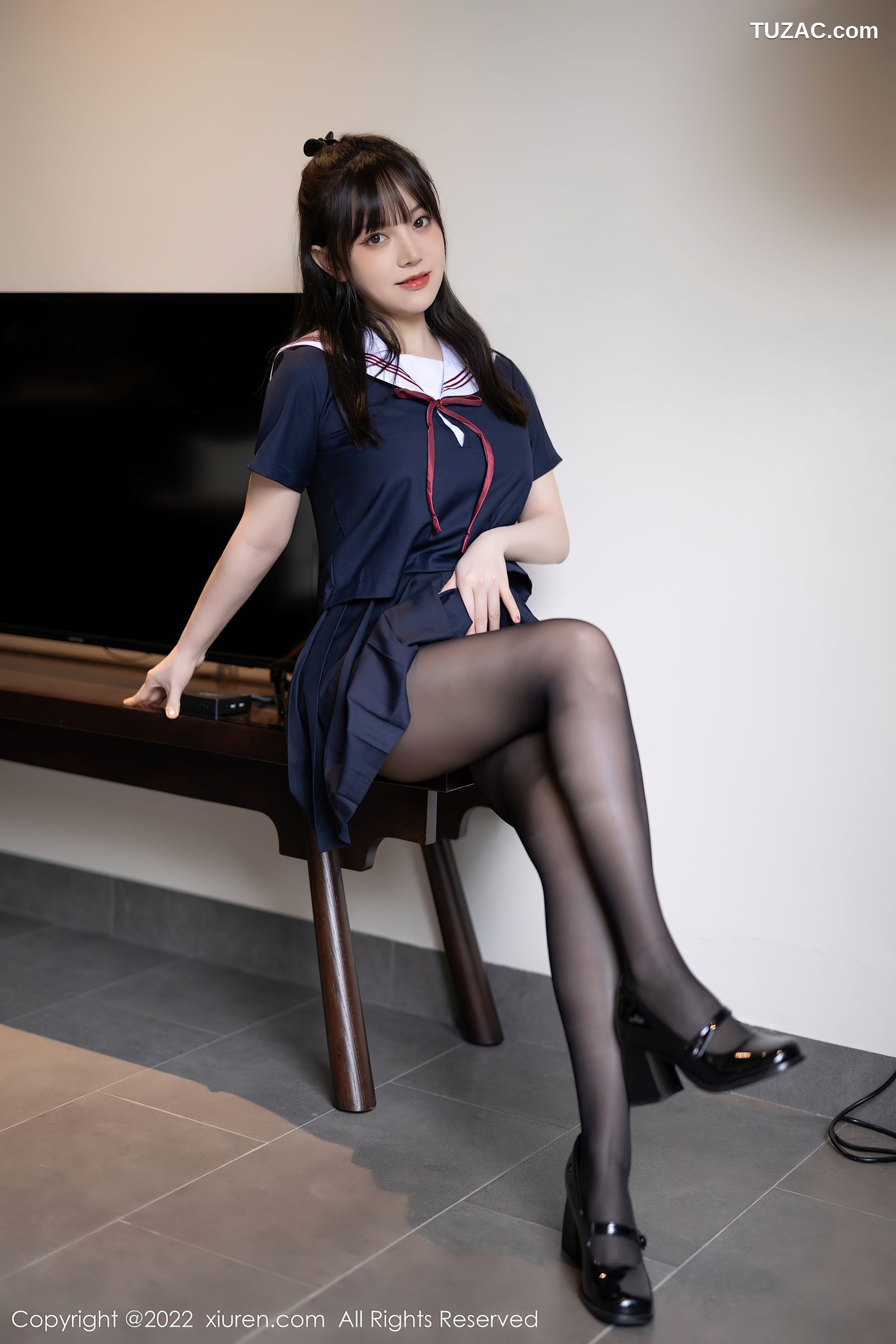 XiuRen秀人网-4826-豆瓣酱-性感深蓝色套装超薄黑丝-2022.04.06