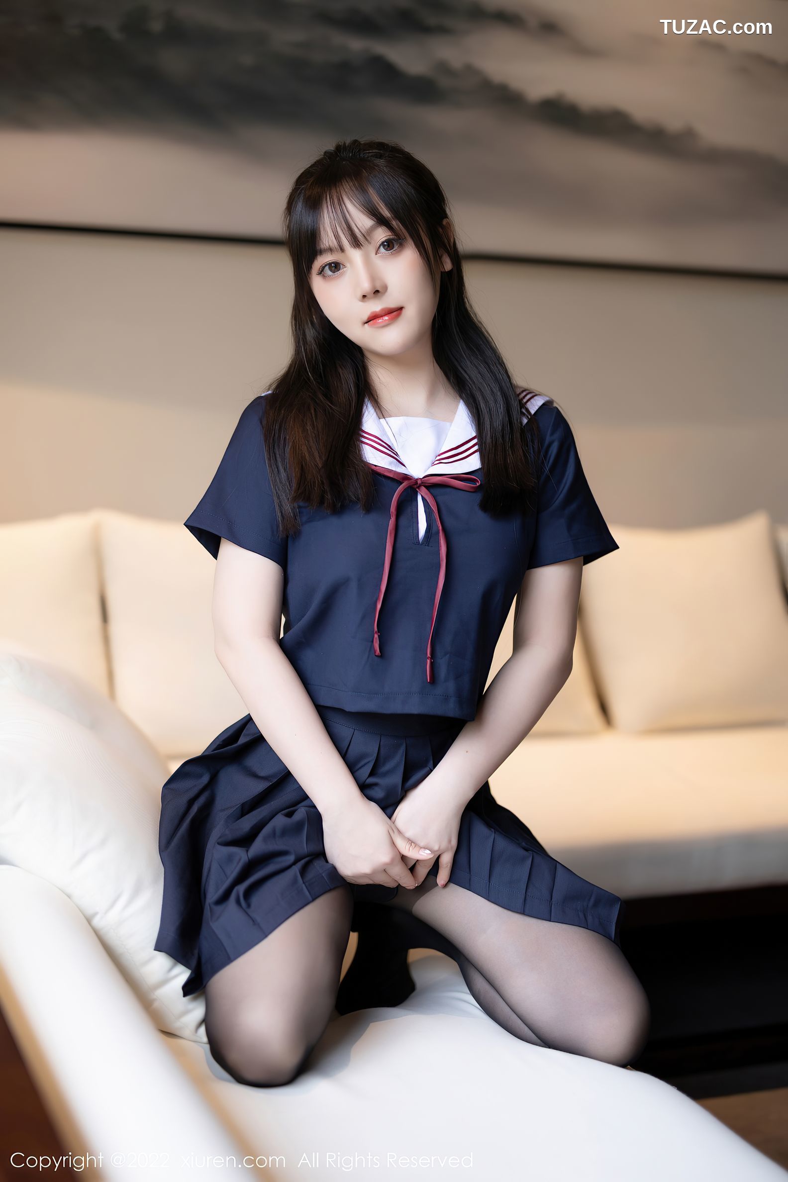 XiuRen秀人网-4826-豆瓣酱-性感深蓝色套装超薄黑丝-2022.04.06