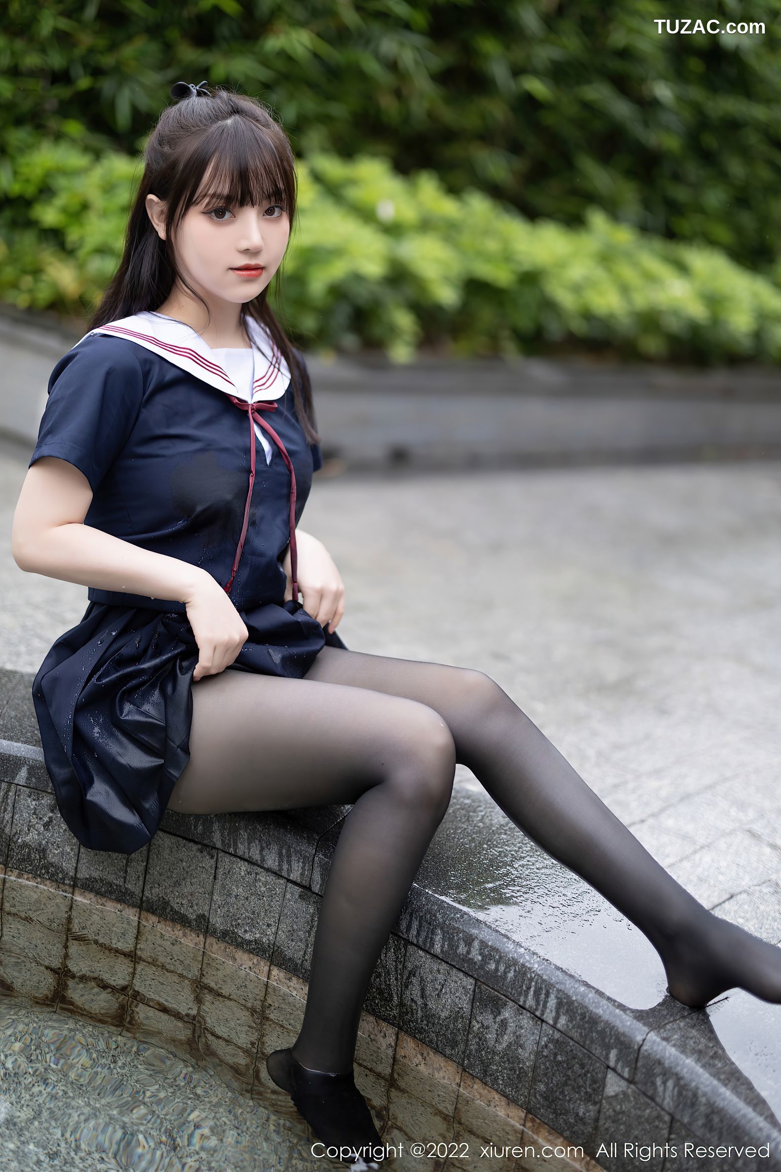 XiuRen秀人网-4826-豆瓣酱-性感深蓝色套装超薄黑丝-2022.04.06