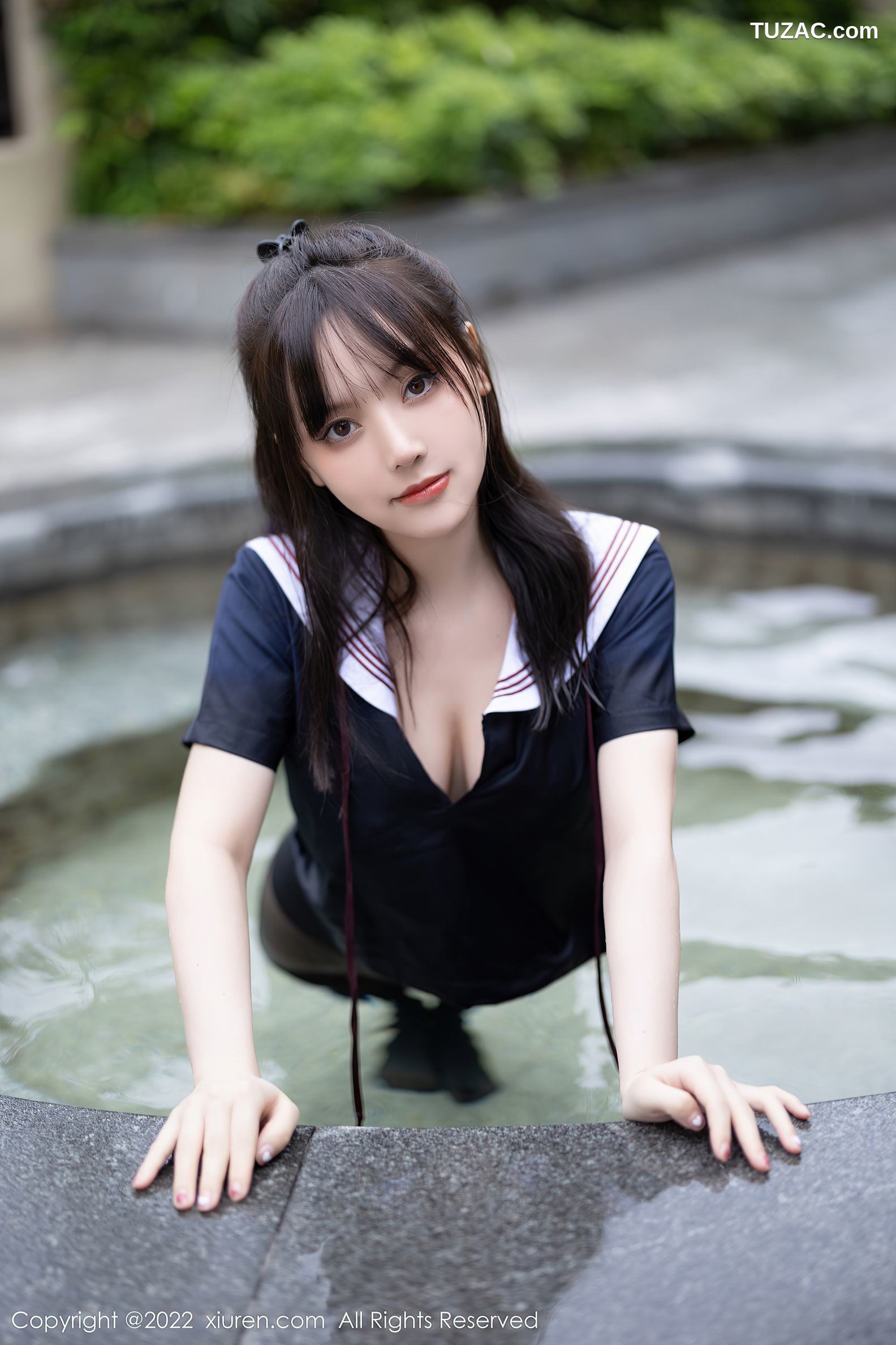 XiuRen秀人网-4826-豆瓣酱-性感深蓝色套装超薄黑丝-2022.04.06