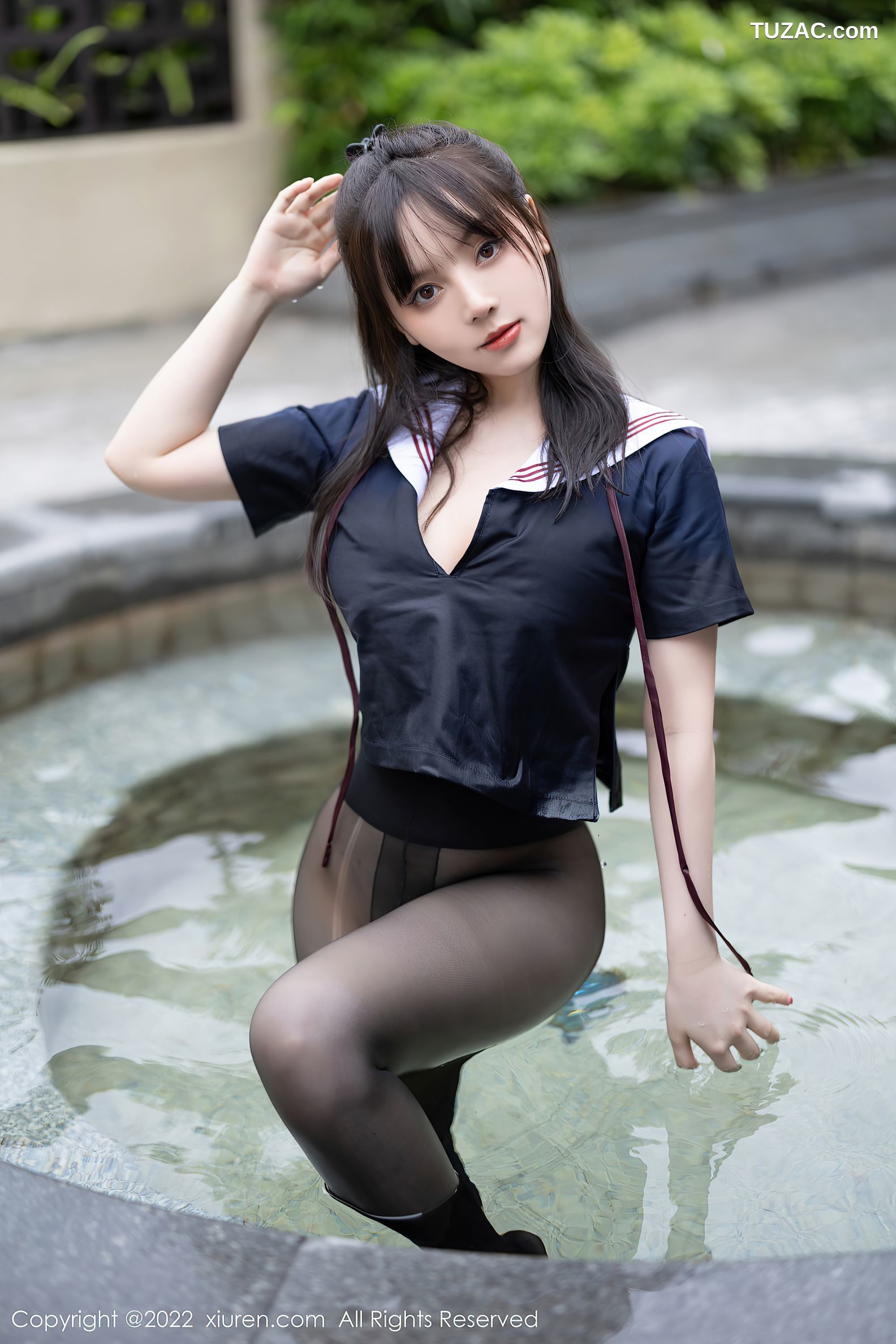 XiuRen秀人网-4826-豆瓣酱-性感深蓝色套装超薄黑丝-2022.04.06