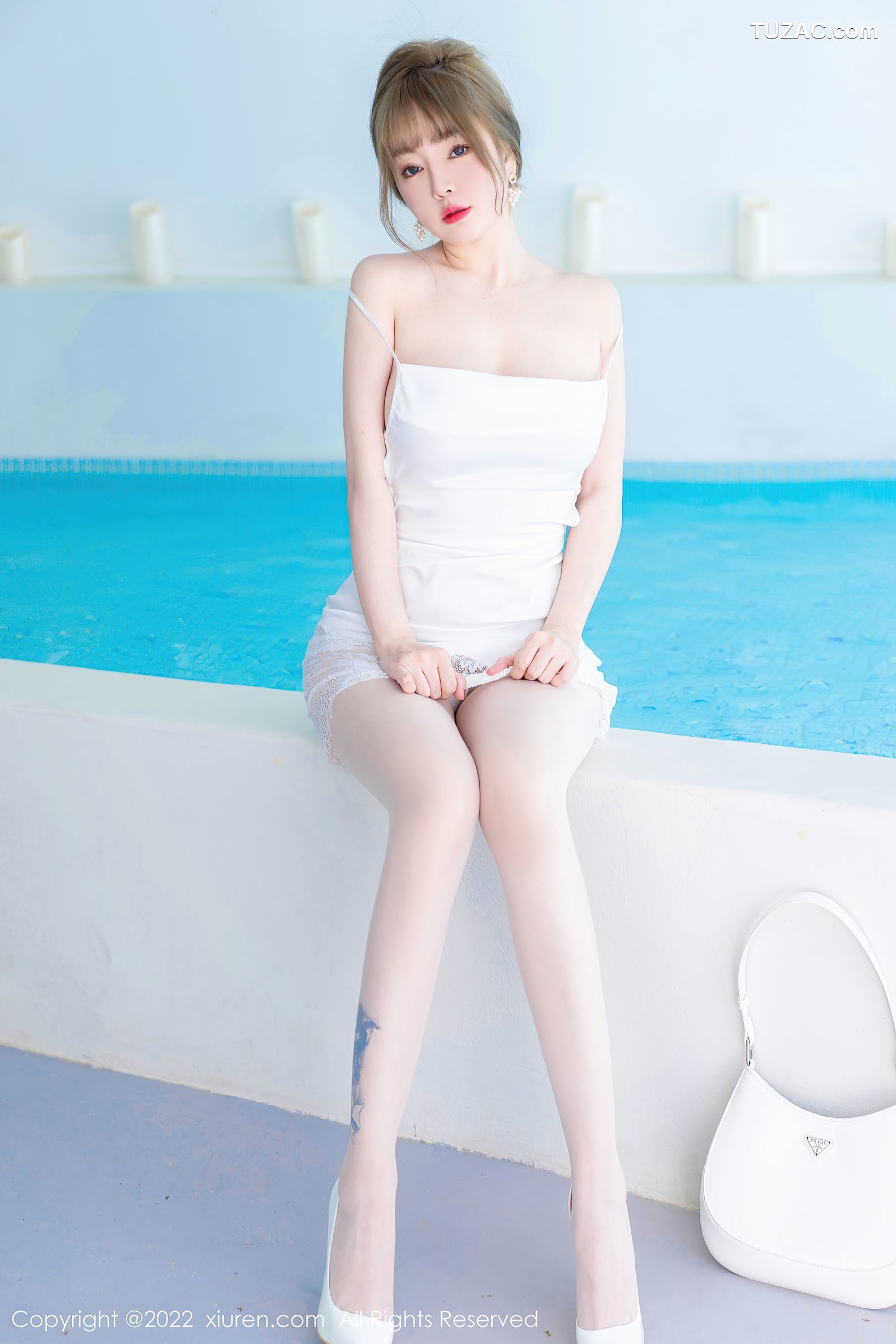 XiuRen秀人网-4876-王雨纯-大理旅拍性感白色吊带短裙白丝-2022.04.15