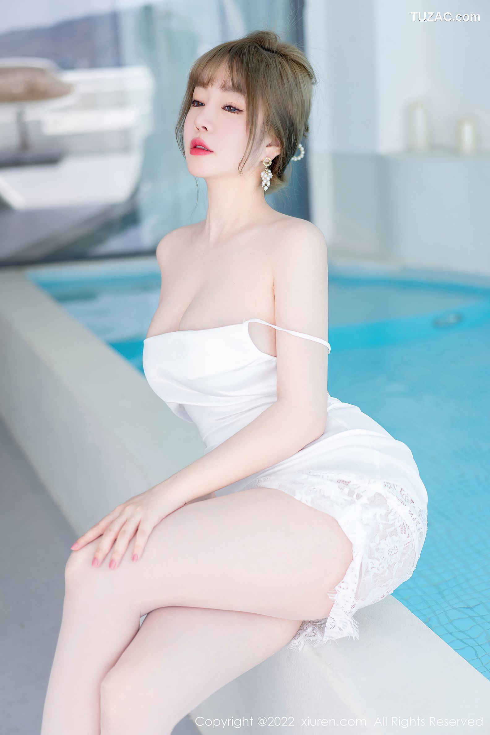 XiuRen秀人网-4876-王雨纯-大理旅拍性感白色吊带短裙白丝-2022.04.15