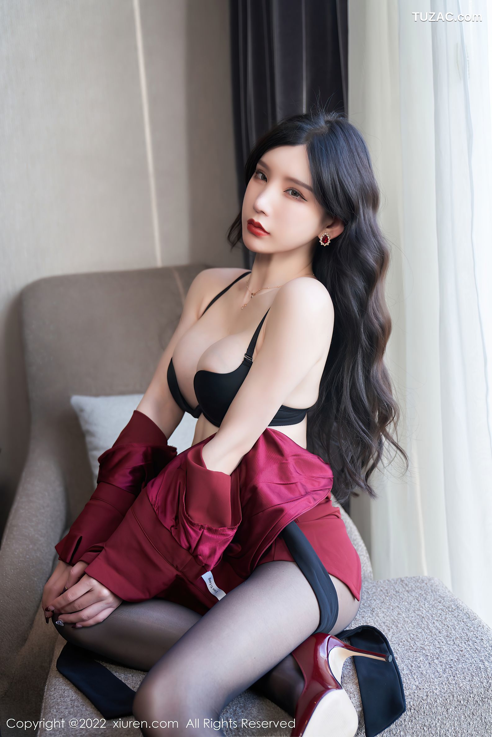 XiuRen秀人网-4877-周于希Sally-红色外衣性感黑色内衣超薄黑丝-2022.04.15