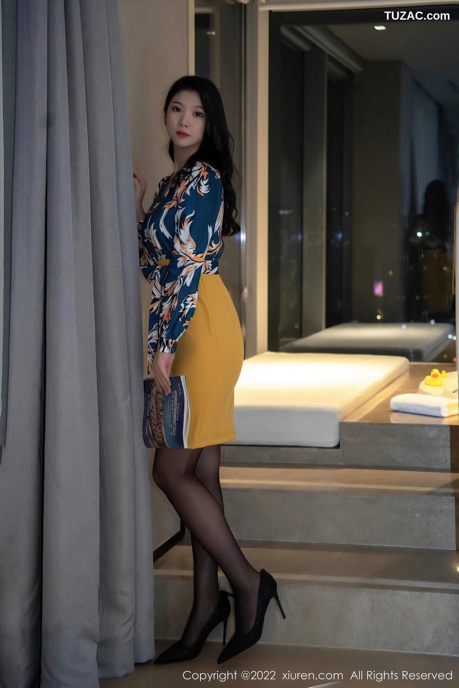 XiuRen秀人网-4880-李雅柔182CM-蓝色图案上衣黄短裙性感内衣黑丝-2022.04.18