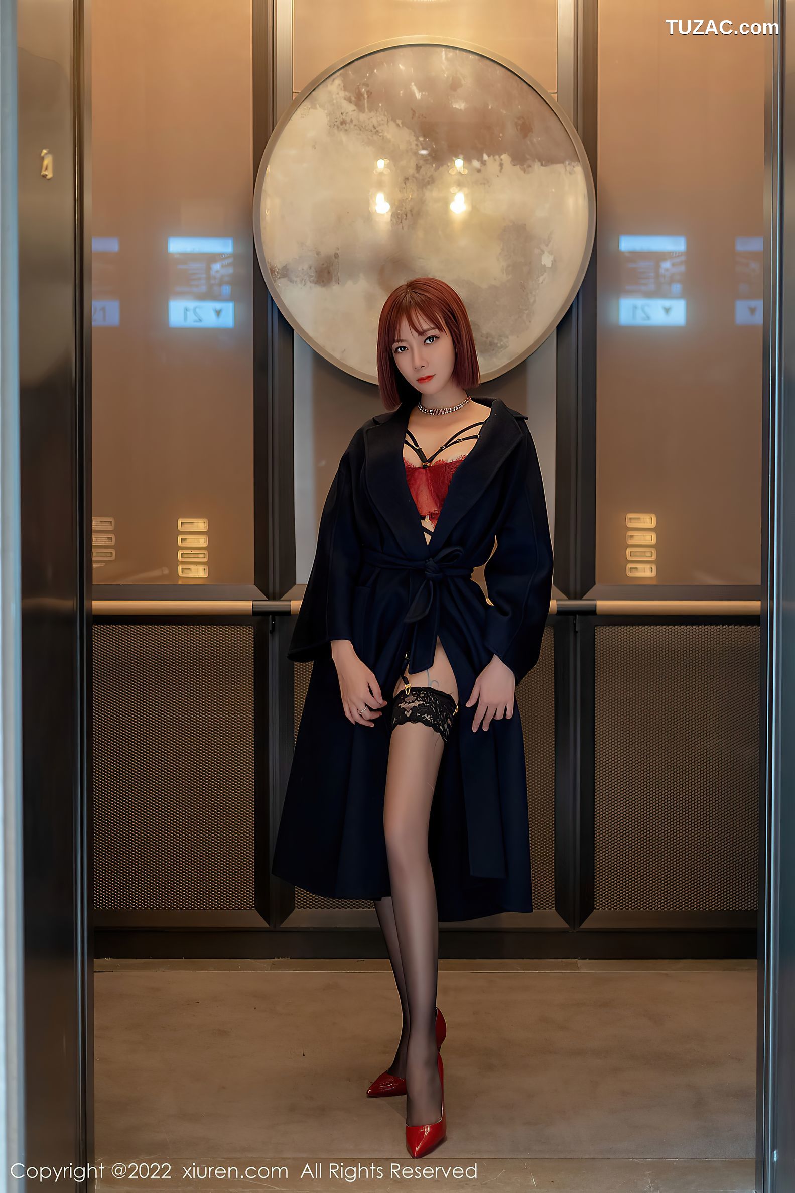 XiuRen秀人网-4886-果儿Victoria-西双版纳旅拍蕾丝内衣黑丝吊带袜-2022.04.19