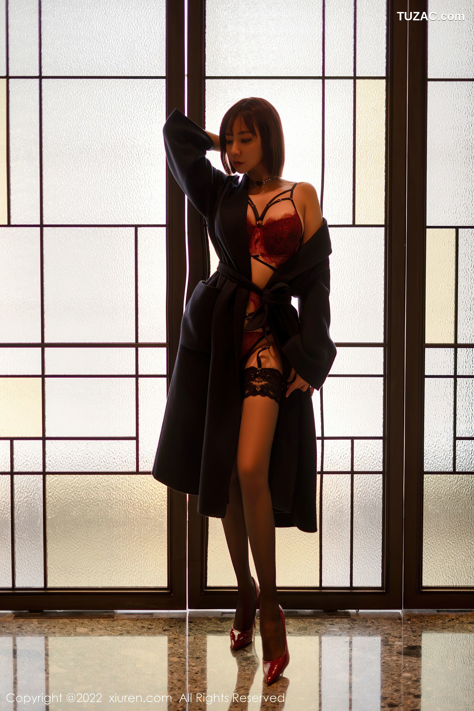 XiuRen秀人网-4886-果儿Victoria-西双版纳旅拍蕾丝内衣黑丝吊带袜-2022.04.19
