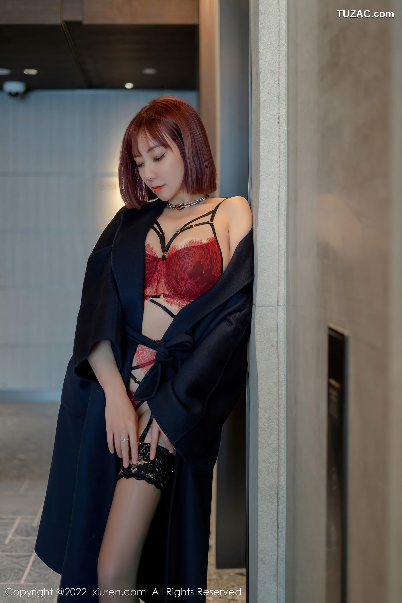 XiuRen秀人网-4886-果儿Victoria-西双版纳旅拍蕾丝内衣黑丝吊带袜-2022.04.19