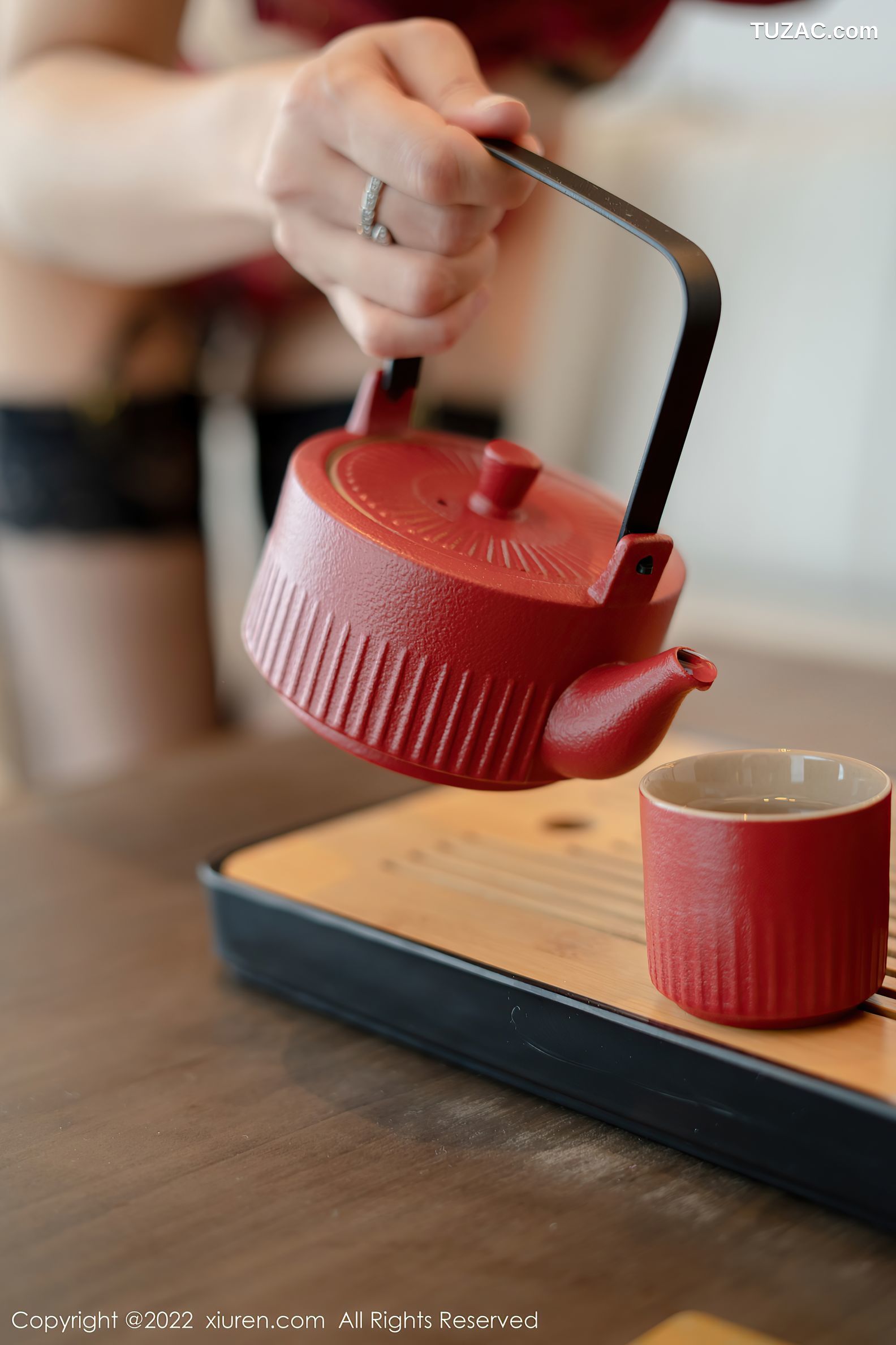 XiuRen秀人网-4886-果儿Victoria-西双版纳旅拍蕾丝内衣黑丝吊带袜-2022.04.19