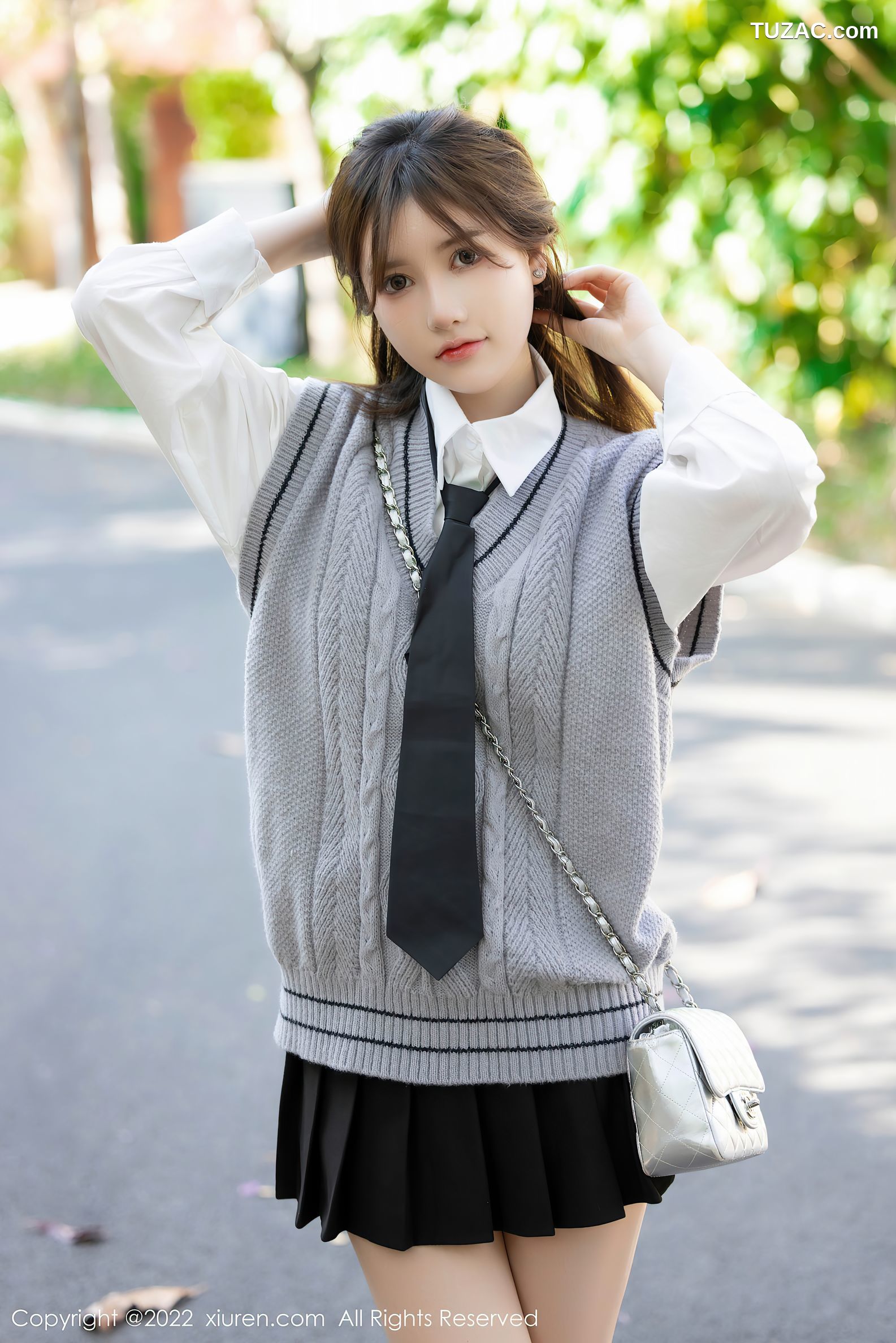 XiuRen秀人网-4896-美桃酱-珠三角旅拍户外文艺青年装扮蕾丝内衣-2022.04.20