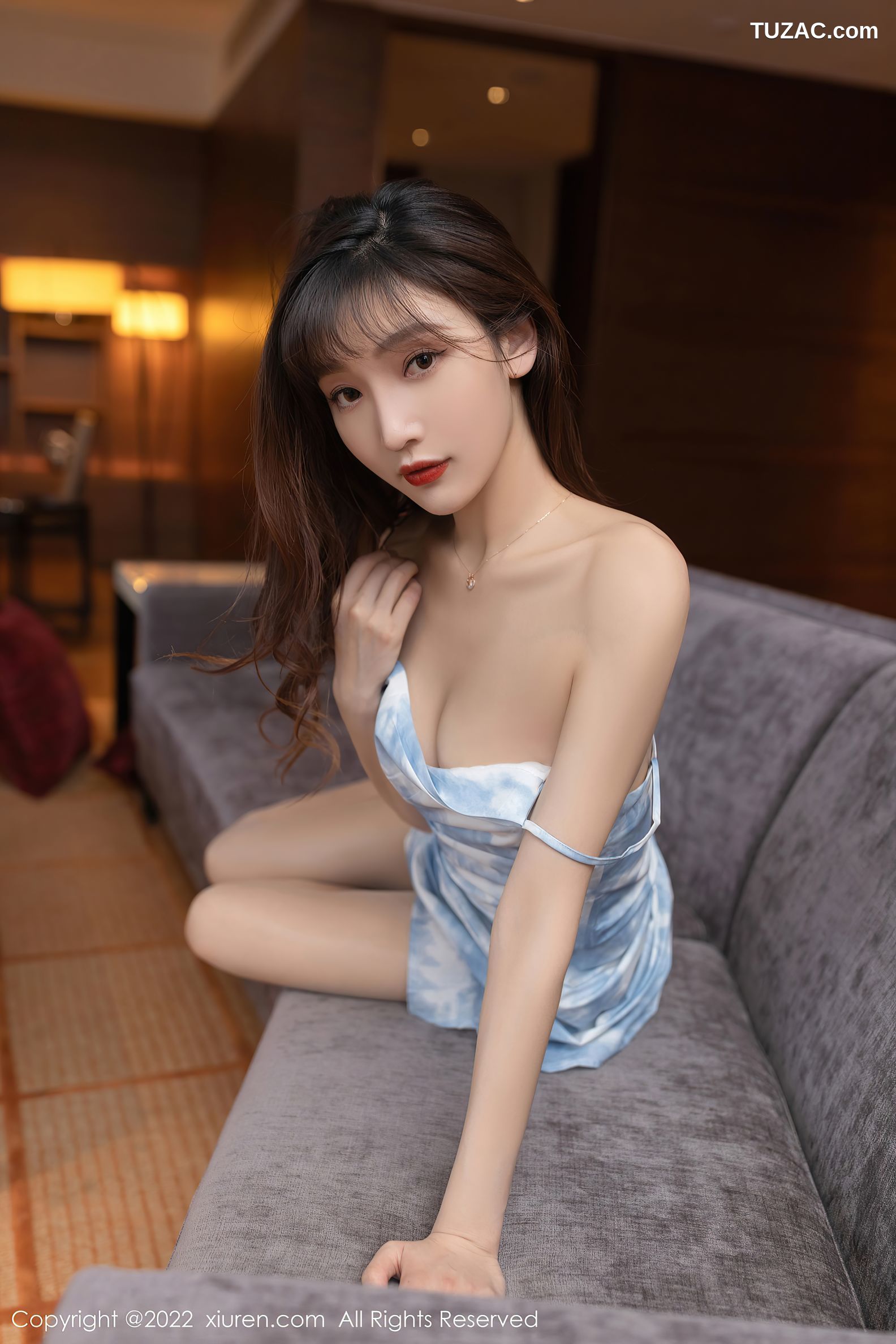 XiuRen秀人网-4905-陆萱萱-珠三角旅拍浅蓝吊带连衣裙超薄肉丝-2022.04.21