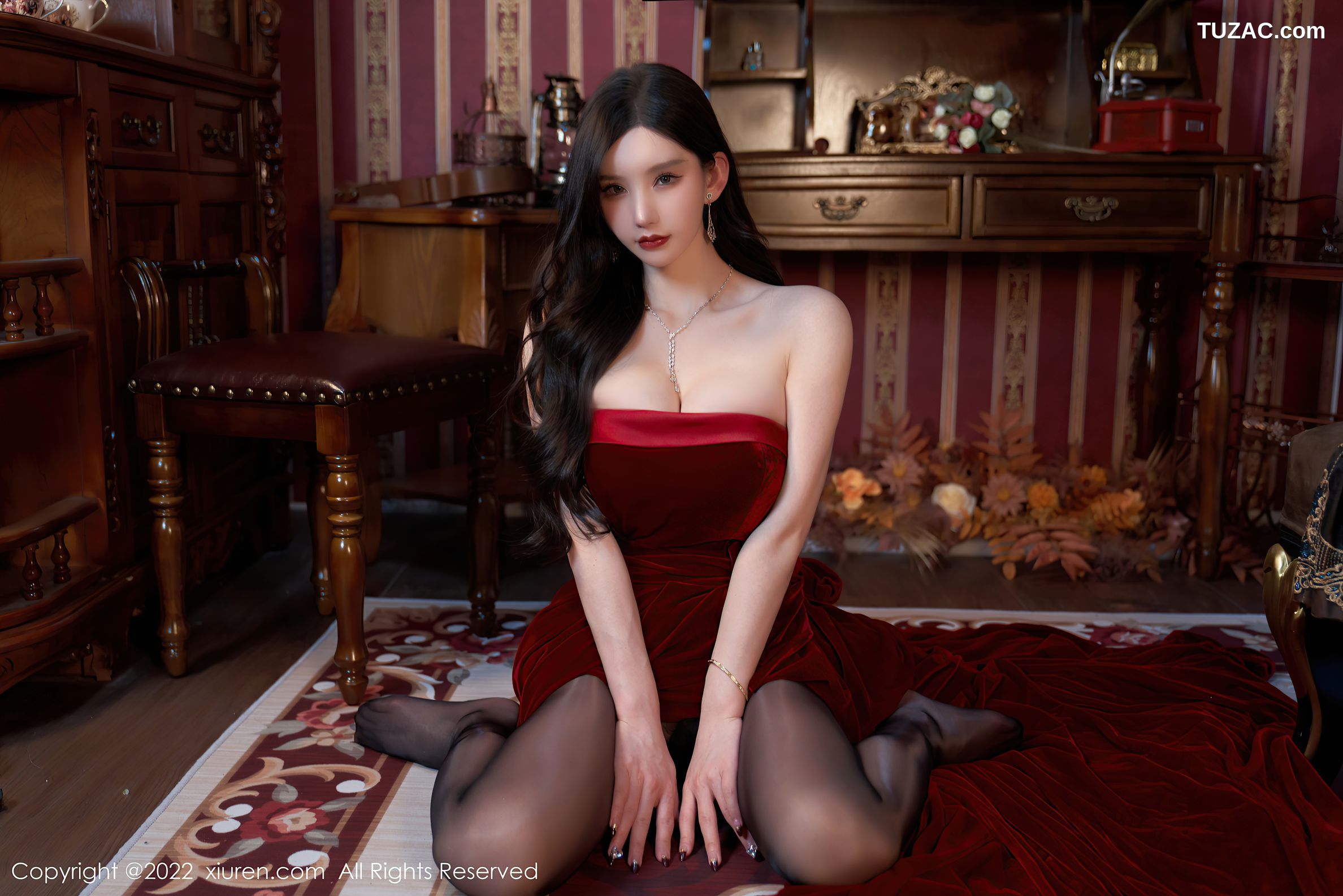 XiuRen秀人网-4909-周于希Sally-三亚旅拍暗红色肩裙超薄黑丝妩媚-2022.04.22