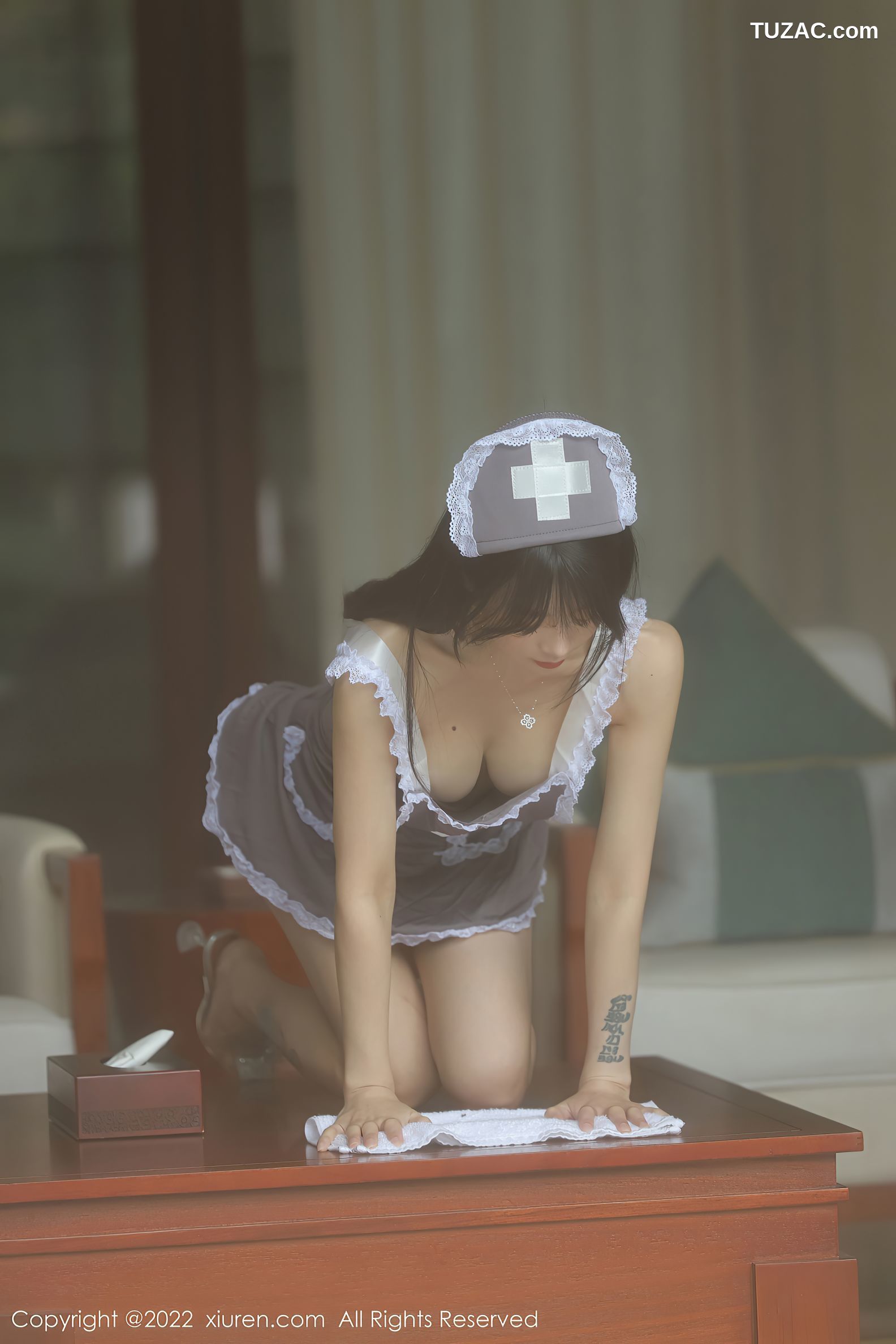 XiuRen秀人网-4924-佘贝拉Bella-海南岛旅拍灰色女仆装-2022.04.26