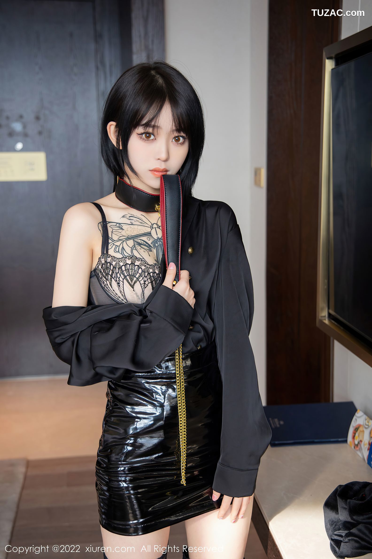 XiuRen秀人网-4927-奶瓶-黑色皮裙性感蕾丝内衣蕾丝袜-2022.04.26