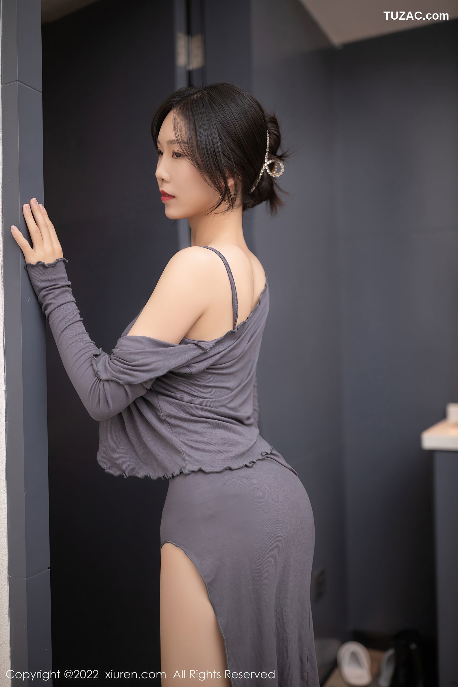 XiuRen秀人网-4938-利世-浴室场景性感蓝灰色吊带长裙湿身-2022.04.28