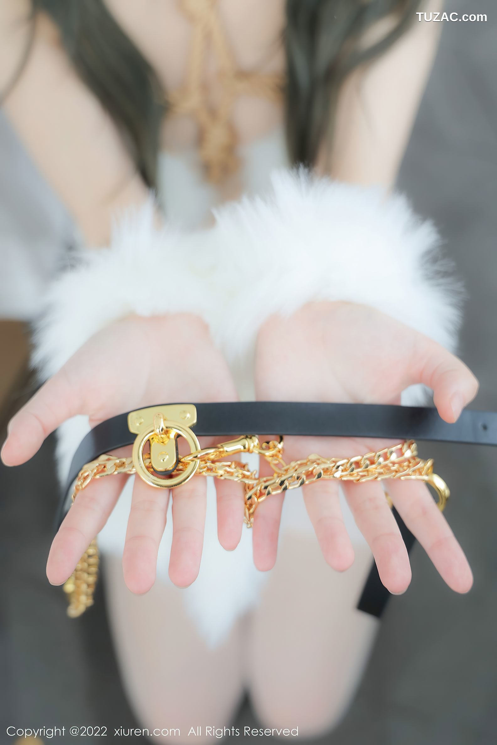 XiuRen秀人网-4942-小果冻儿-性感白色毛绒服饰白丝-2022.04.28