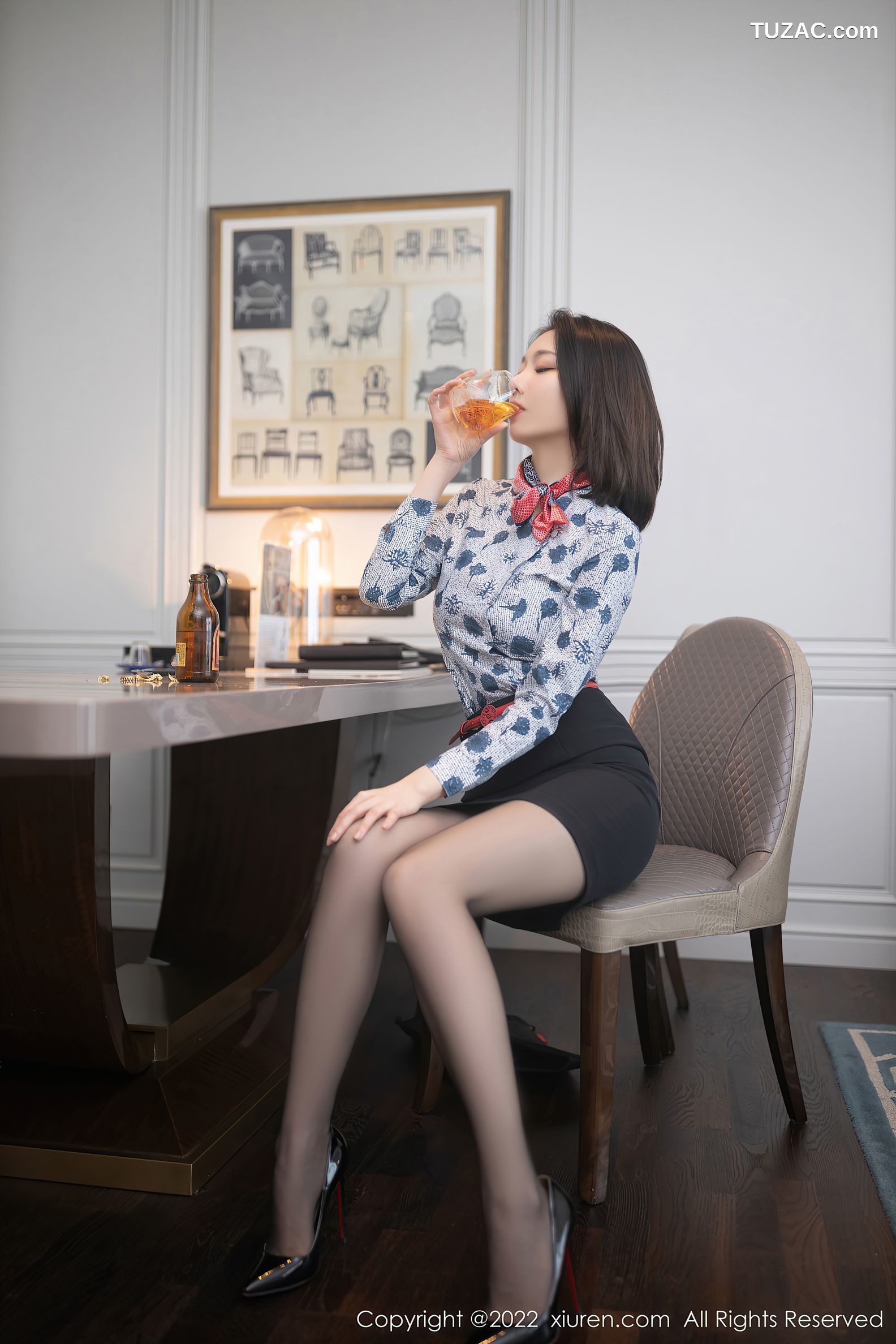 XiuRen秀人网-4962-安然Anran-珠三角旅拍-性感空姐制服蕾丝内衣-2022.05.05