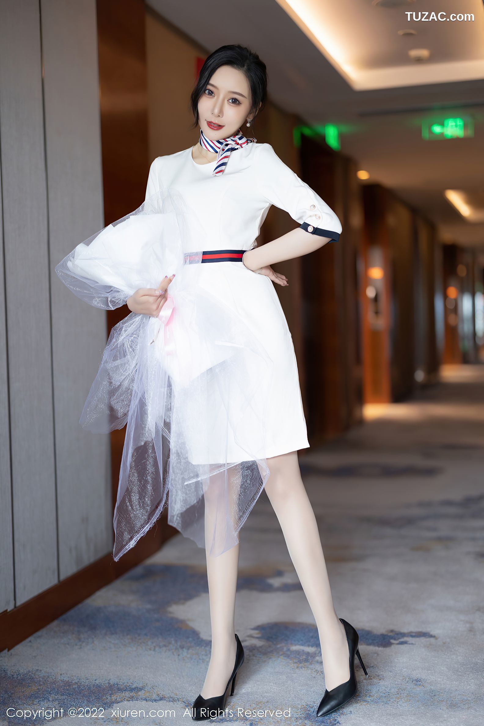 XiuRen秀人网-4963-王馨瑶Yanni-白色连衣短裙红色内衣原色丝袜-2022.05.05
