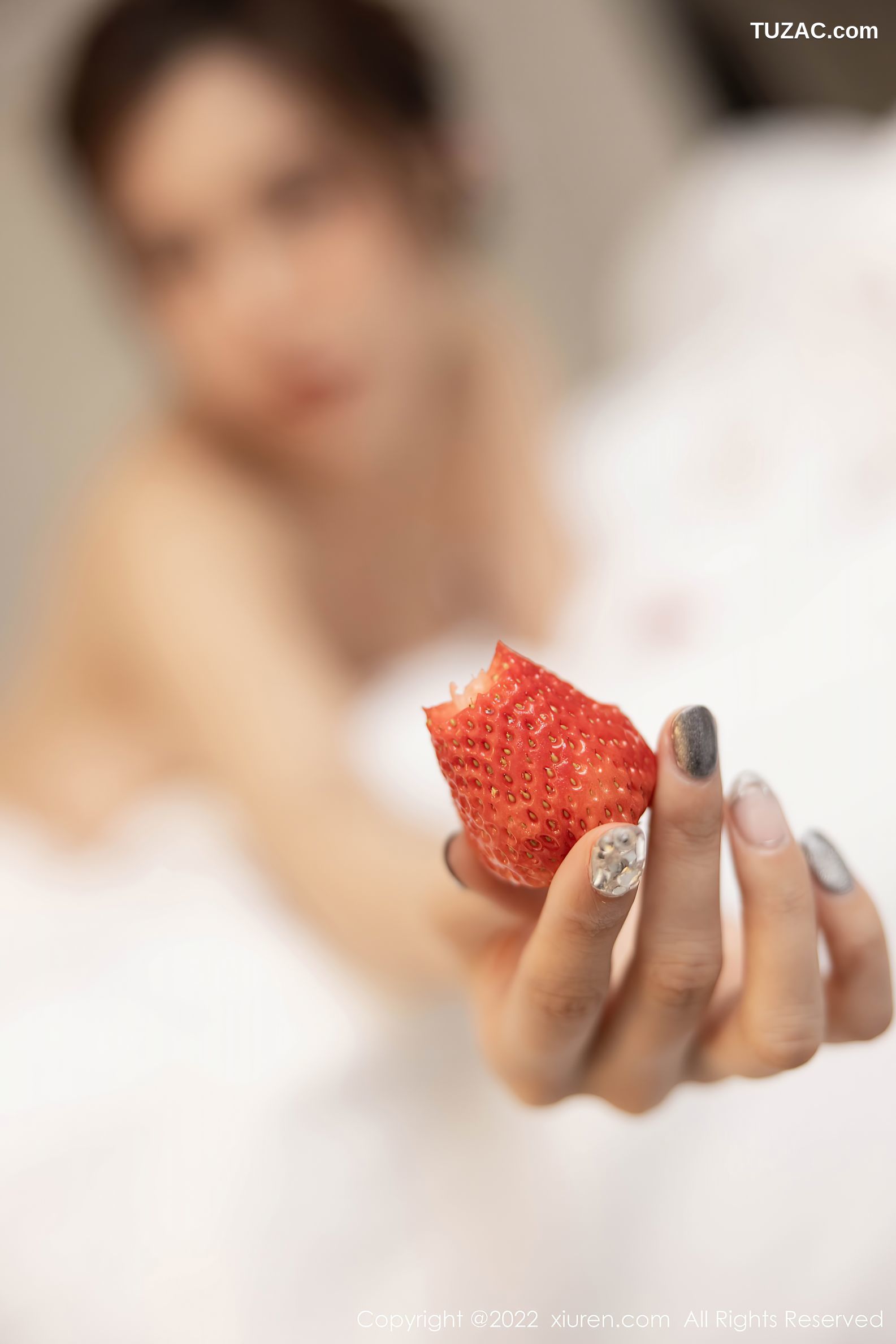 XiuRen秀人网-4977-绮里嘉Ula-海南心愿旅拍-床上大尺度-2022.05.07