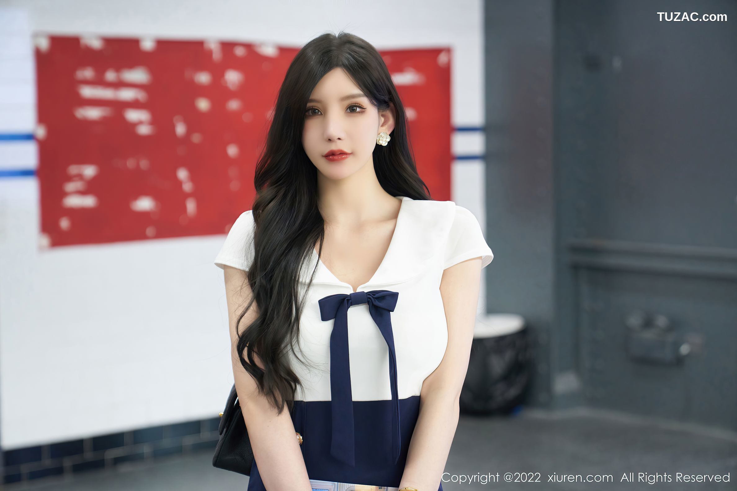 XiuRen秀人网-4979-周于希Sally-地铁故事主题性感连衣短裙-2022.05.07