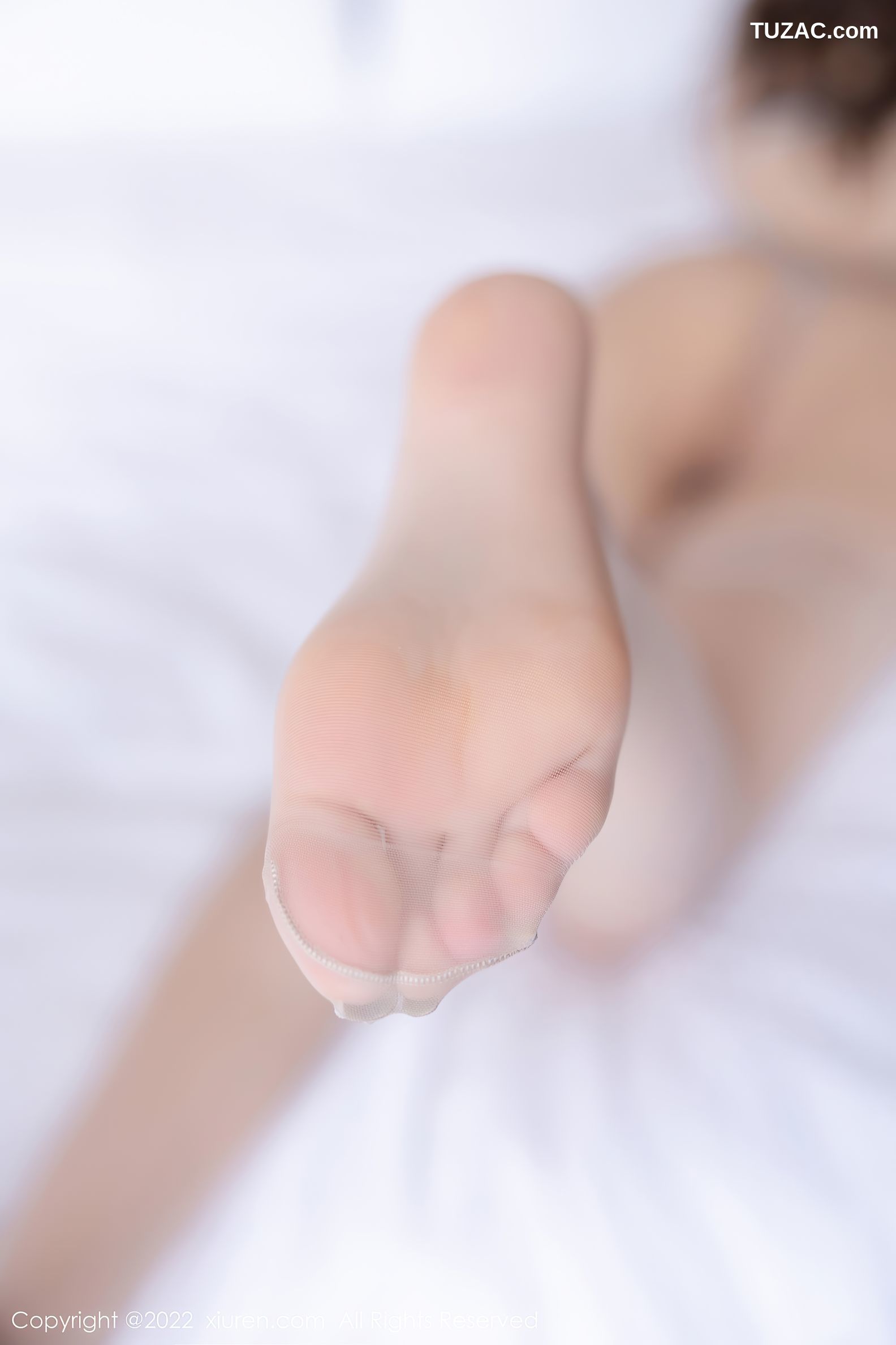 XiuRen秀人网-4983-郑颖姗Bev-性感灰色轻透连衣裙超薄蕾丝袜-2022.05.09