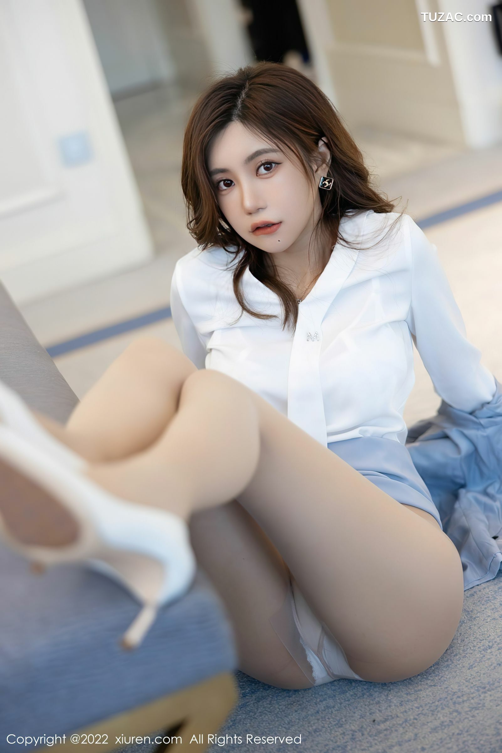 XiuRen-No.5006-绮里嘉ula-人妻浅蓝外套白衬衫